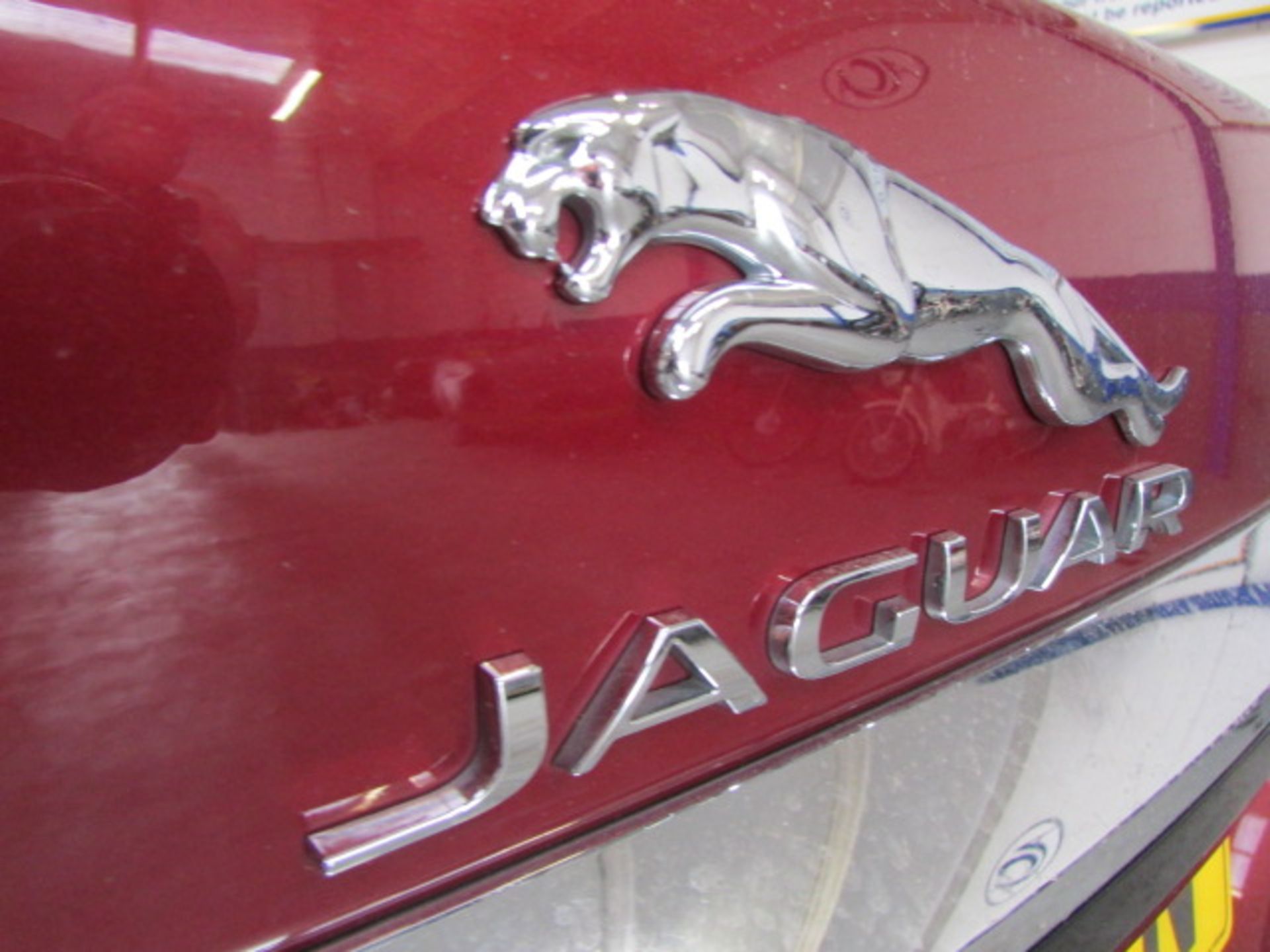64 14 Jaguar XF Luxury D Auto - Image 10 of 20