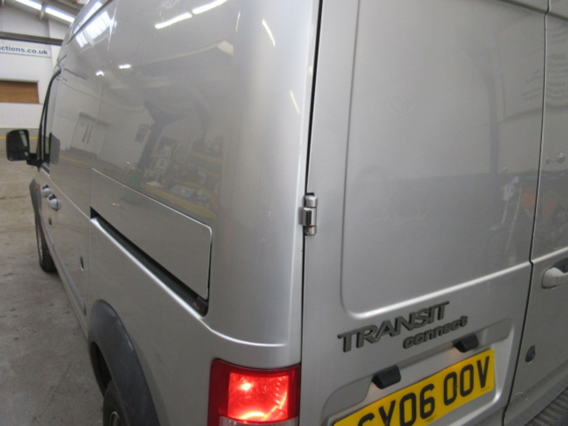 06 06 Ford Transit Connect L230 - Image 7 of 20