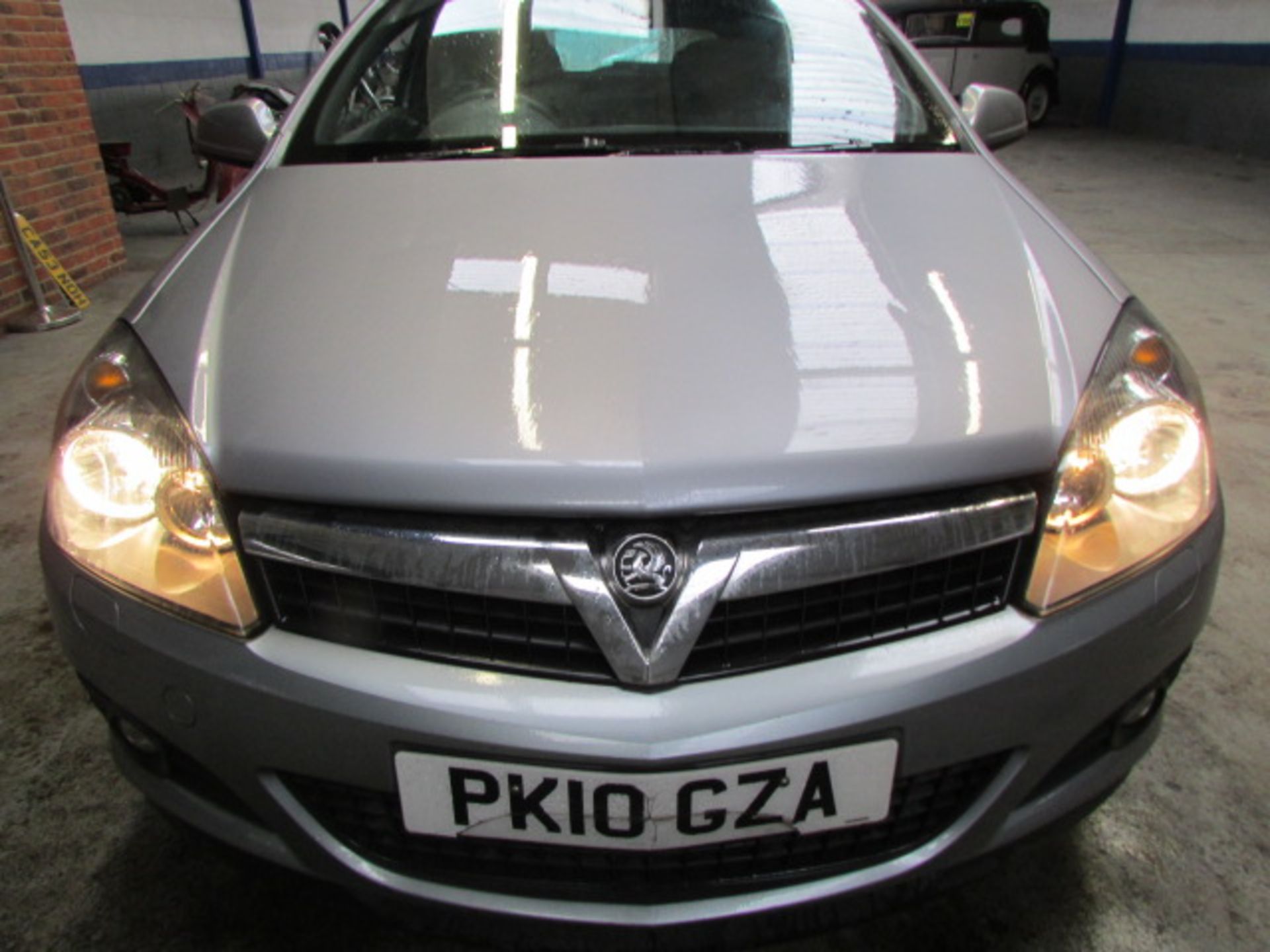 10 10 Vauxhall Astra SRI - Image 10 of 16