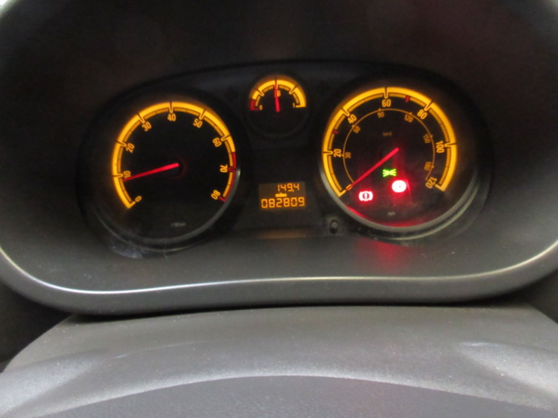 08 08 Vauxhall Corsa Expression - Image 14 of 17