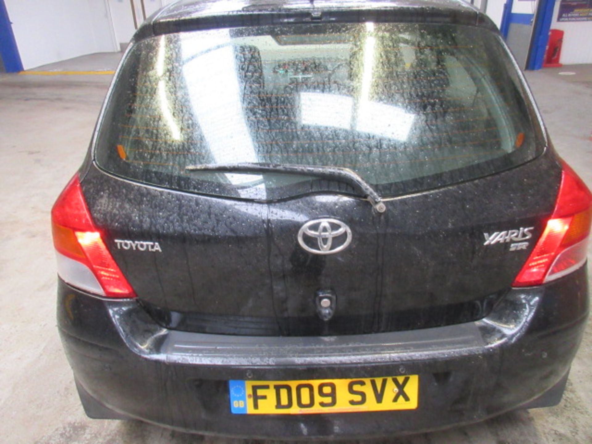 09 09 Toyota Yaris TR VVT-I - Image 15 of 23