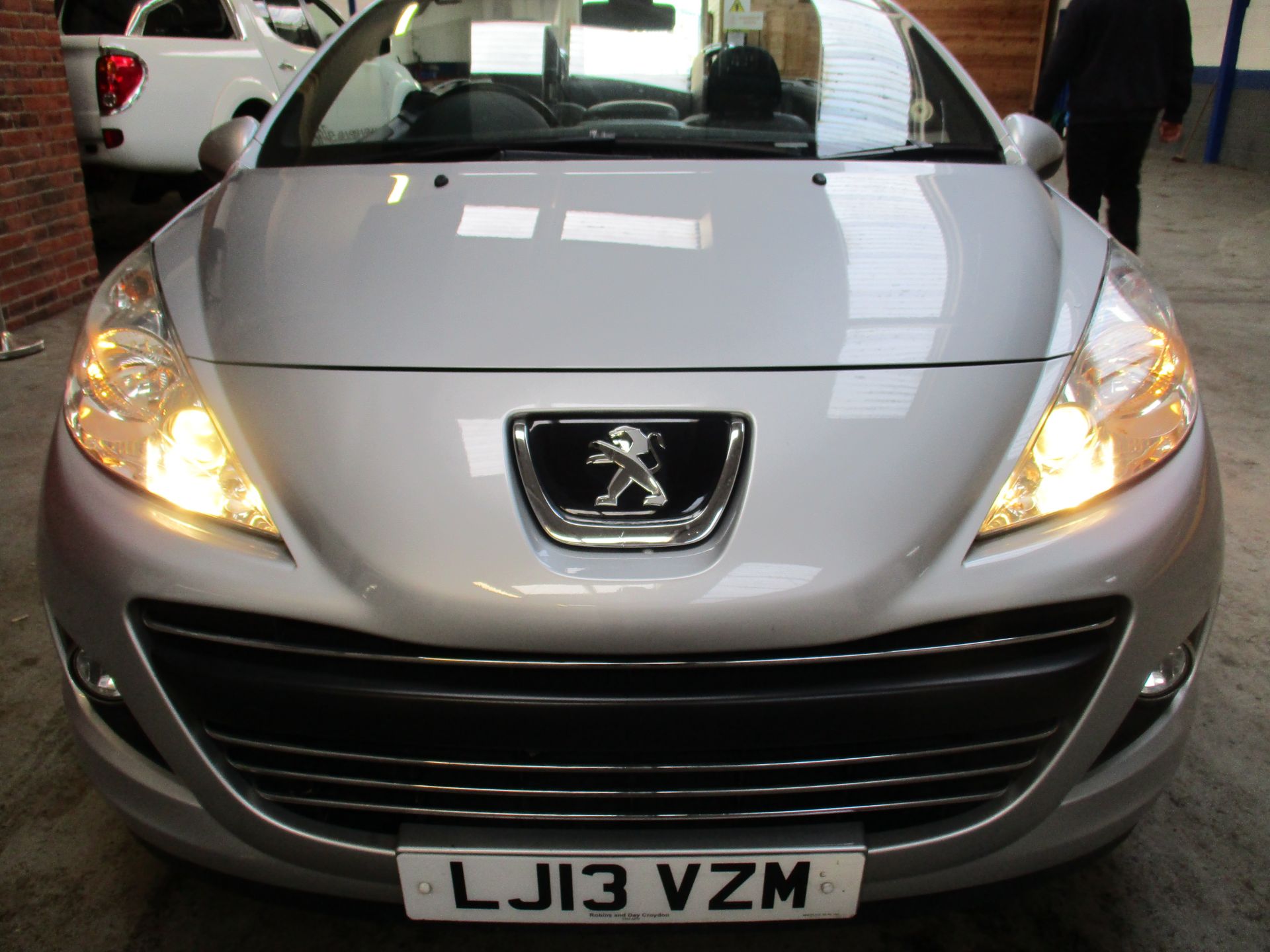 13 13 Peugeot 207 CC Allure HDI - Image 2 of 14