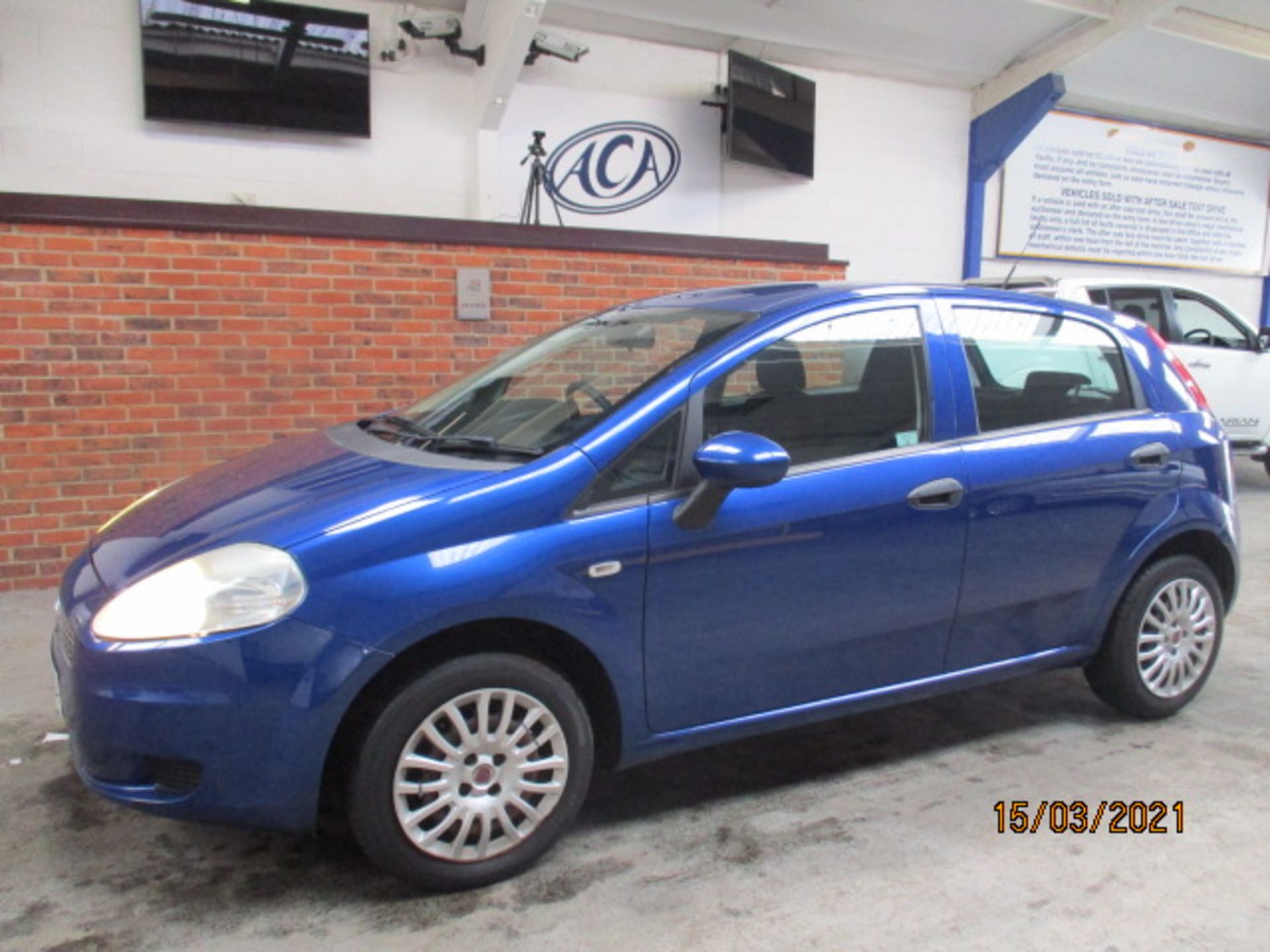 09 59 Fiat Grande Punto Active 77