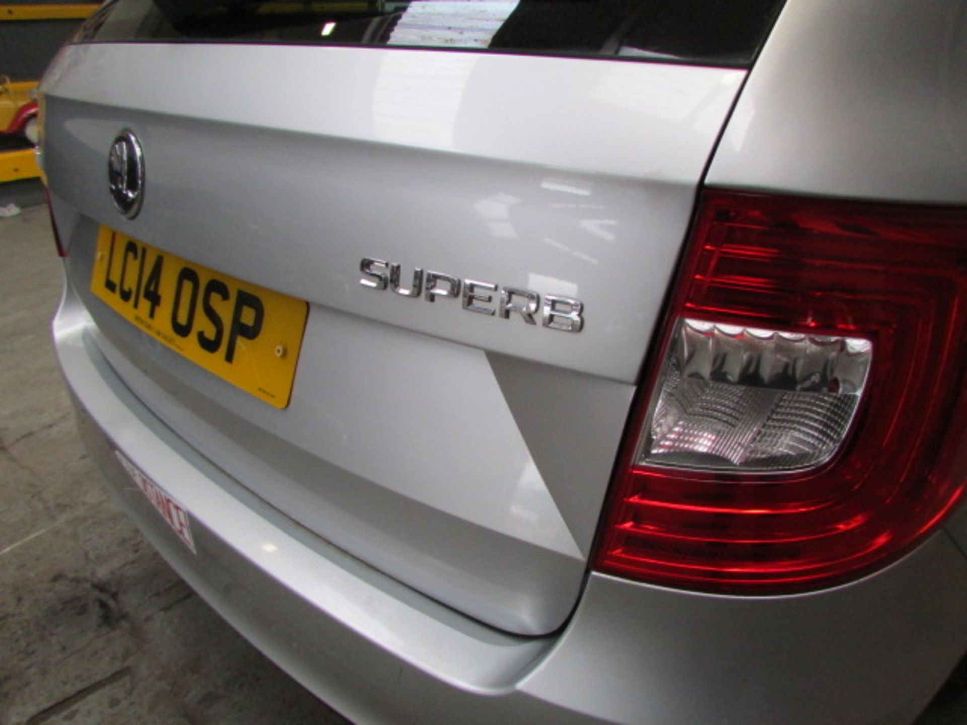 14 14 Skoda Superb SE TDI - Image 5 of 18