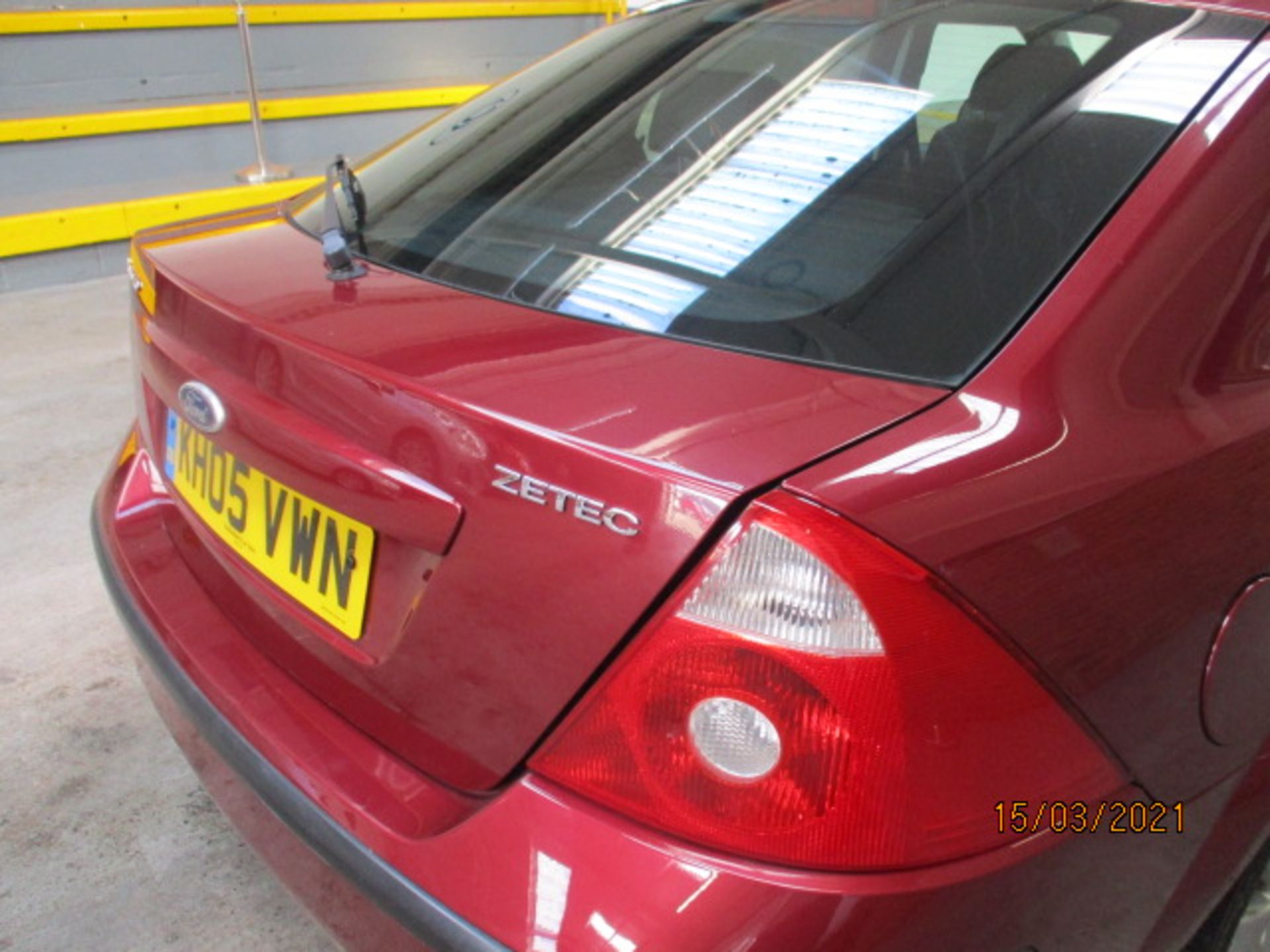 05 05 Ford Mondeo Zetec Auto - Image 2 of 18