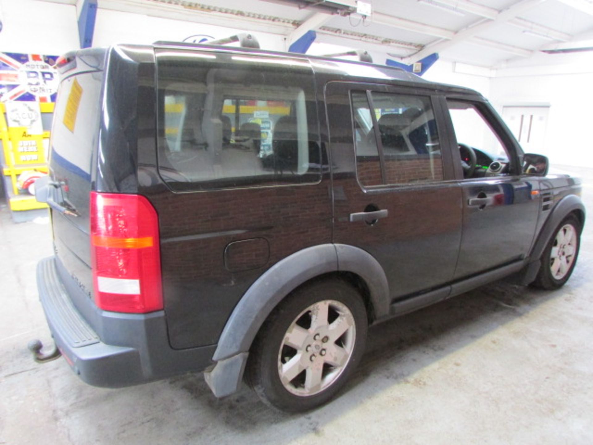 05 05 L/Rover Discovery 3 TDV6 Auto - Image 13 of 17