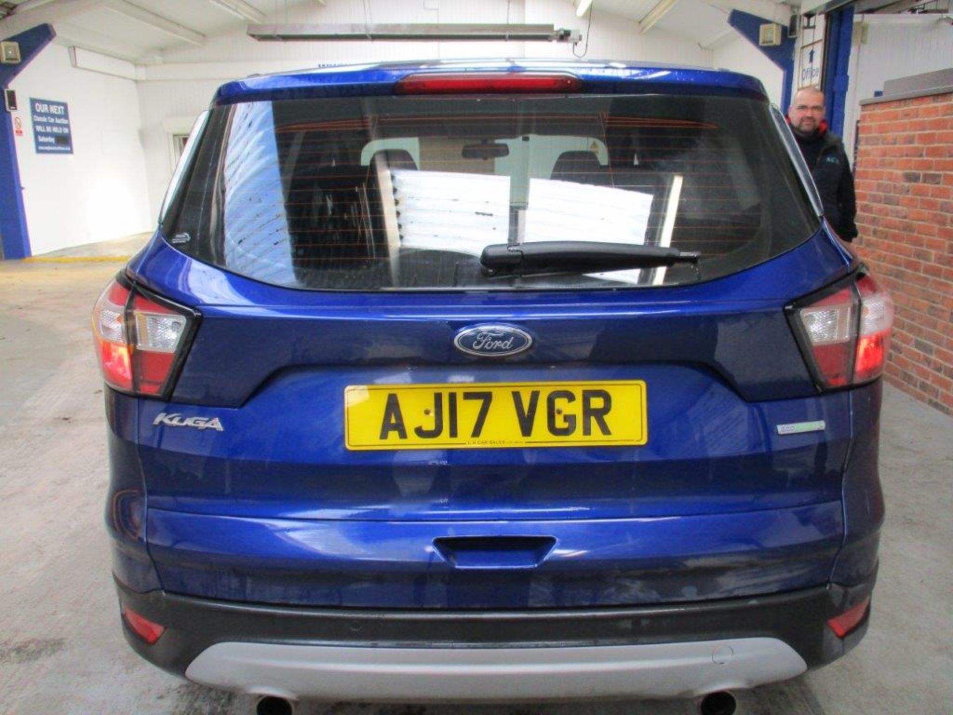 17 17 Ford Kuga Zetec 4X4 Auto - Image 11 of 21