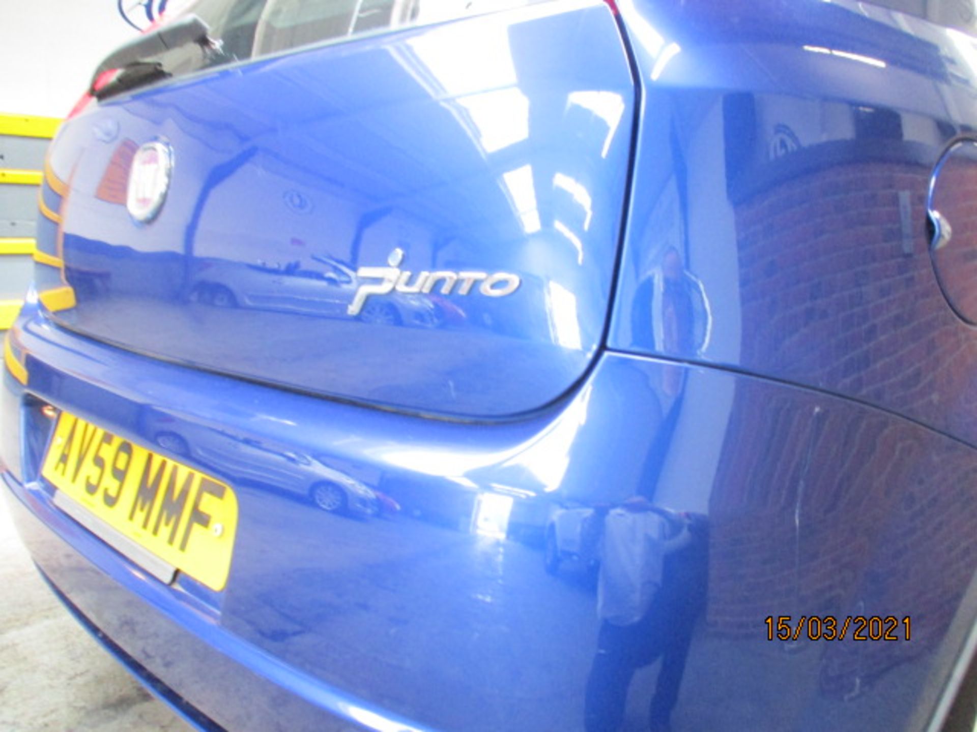 09 59 Fiat Grande Punto Active 77 - Image 11 of 16