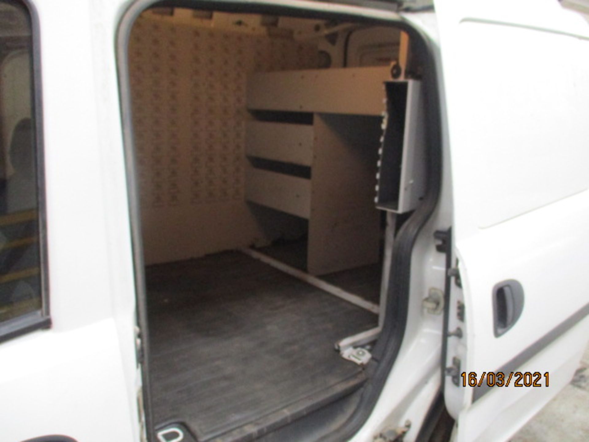 09 09 Vauxhall Combo 2000 CDTi - Image 20 of 36