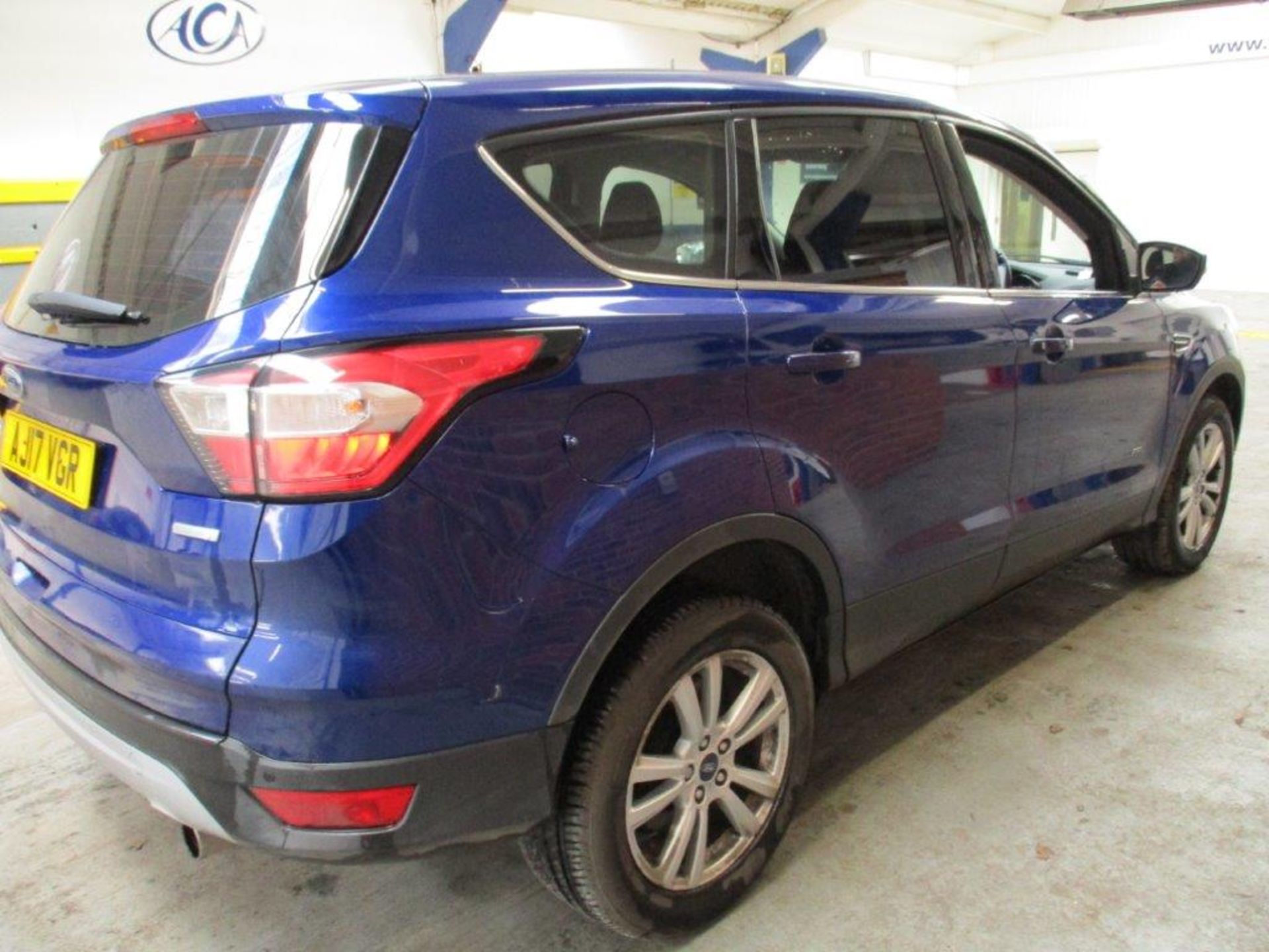 17 17 Ford Kuga Zetec 4X4 Auto - Image 10 of 21