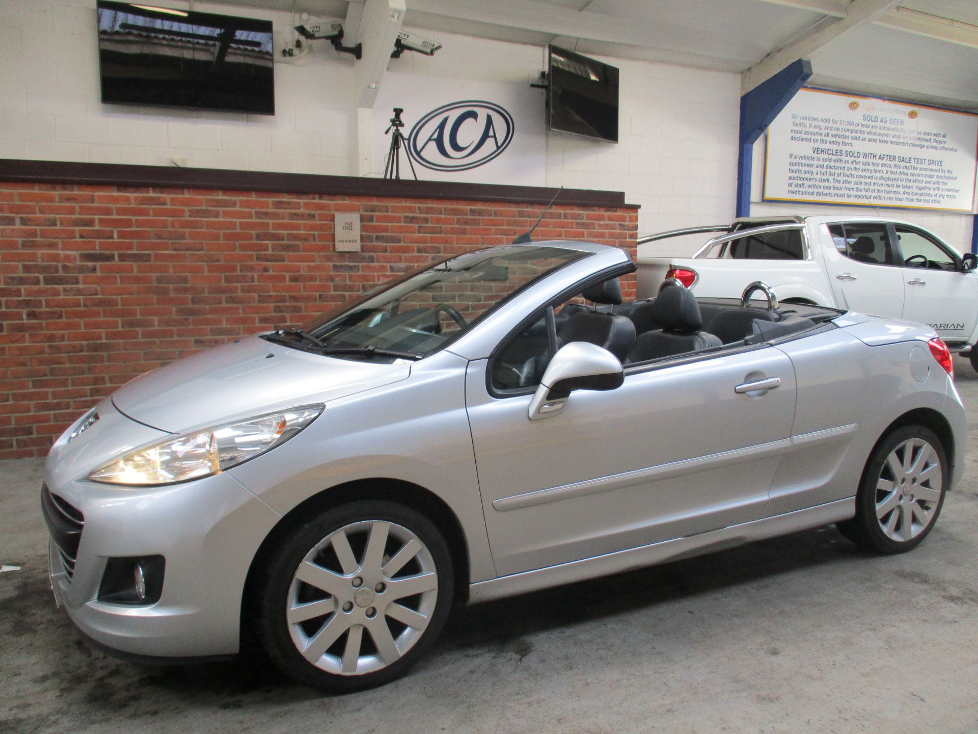 13 13 Peugeot 207 CC Allure HDI