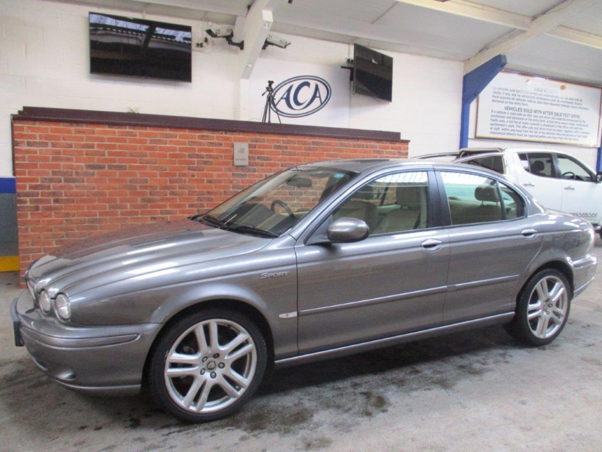 56 06 Jaguar X-type Sport D