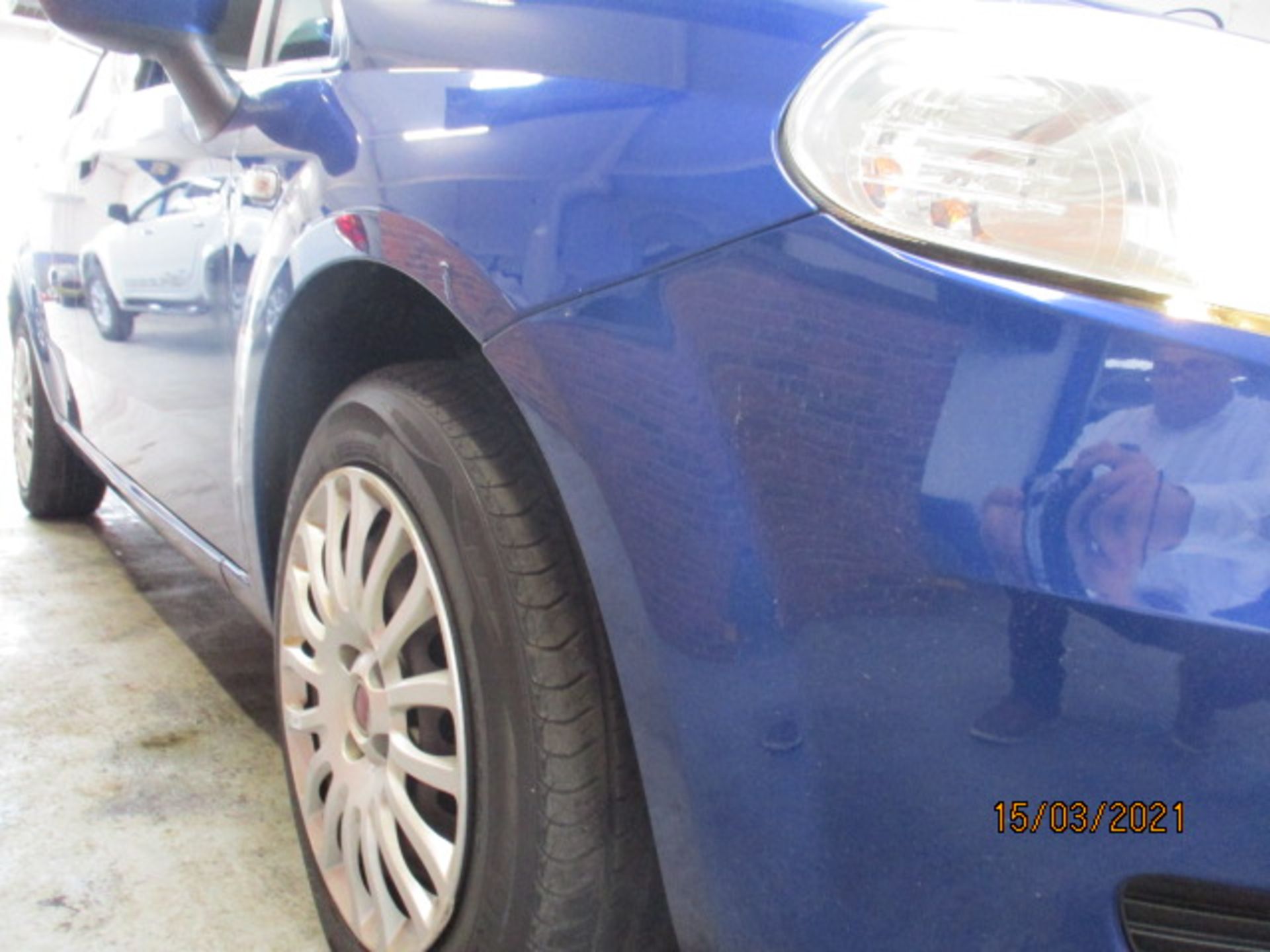 09 59 Fiat Grande Punto Active 77 - Image 3 of 16