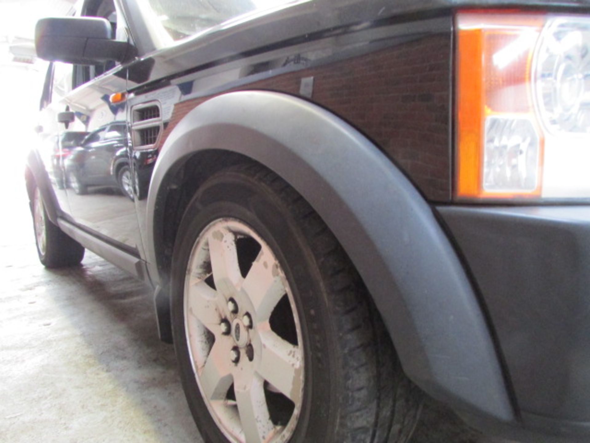 05 05 L/Rover Discovery 3 TDV6 Auto - Image 10 of 17