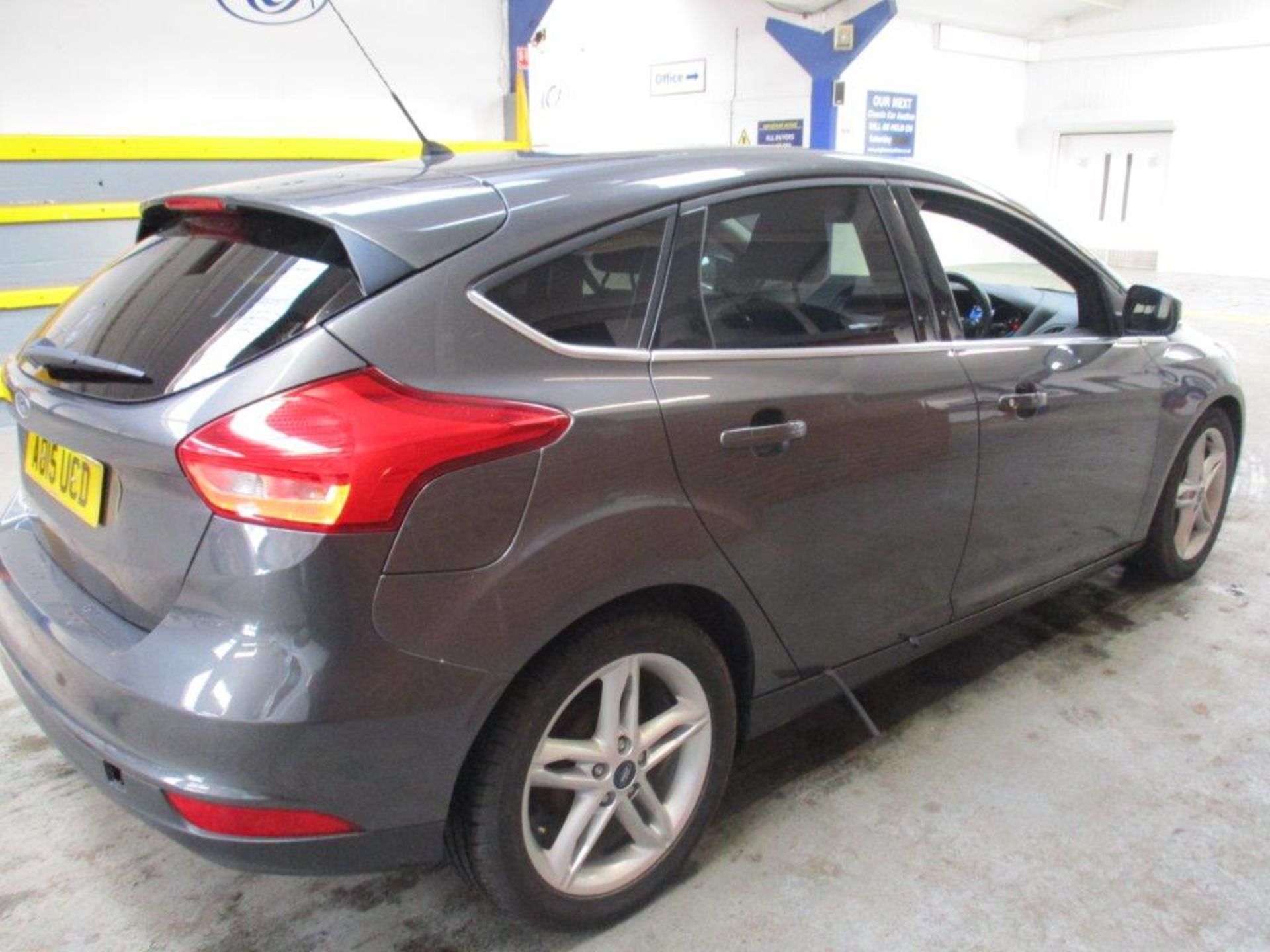 15 15 Ford Focus Zetec TDCI - Image 11 of 18