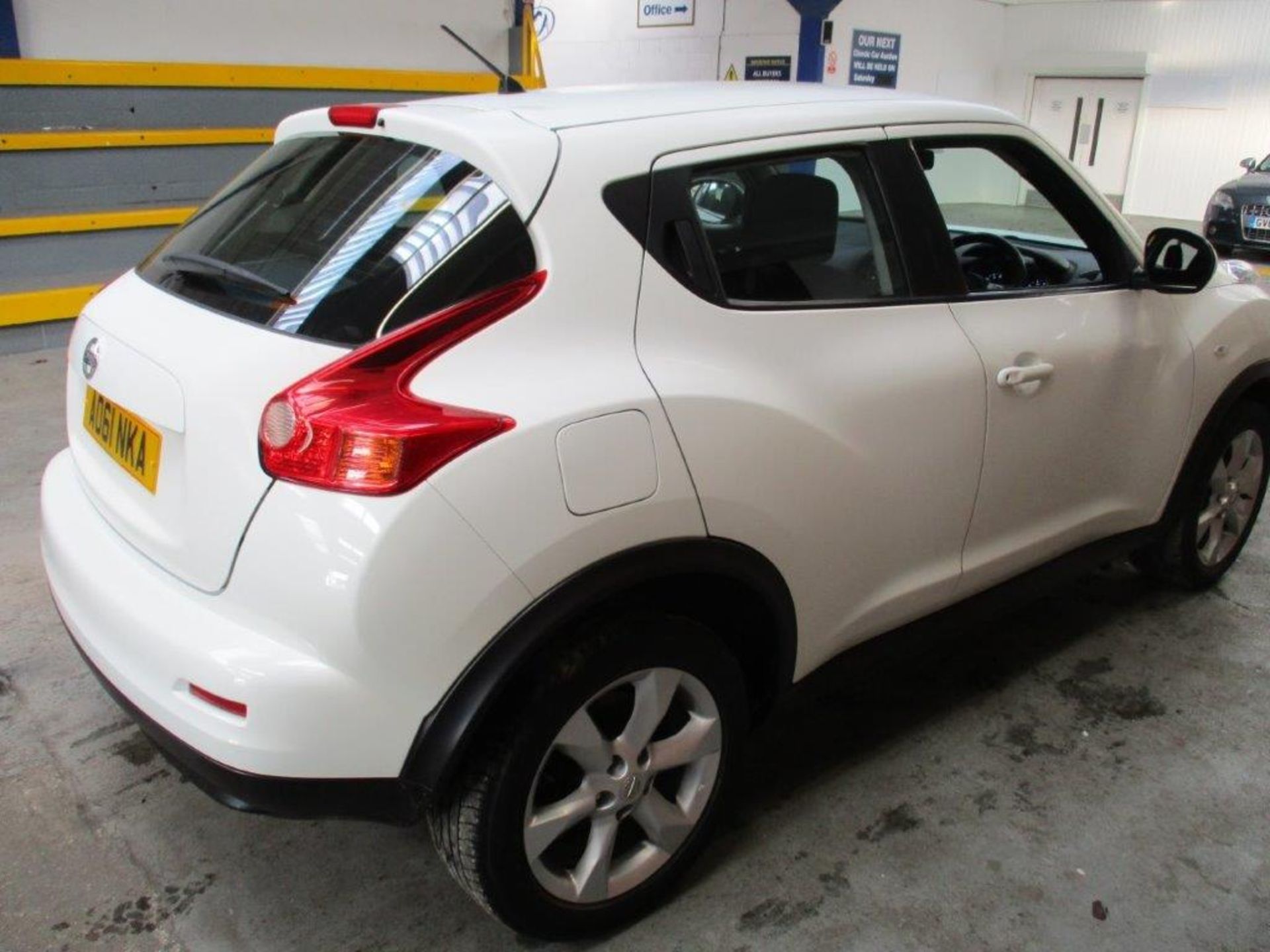 61 11 Nissan Juke Acenta - Image 15 of 39