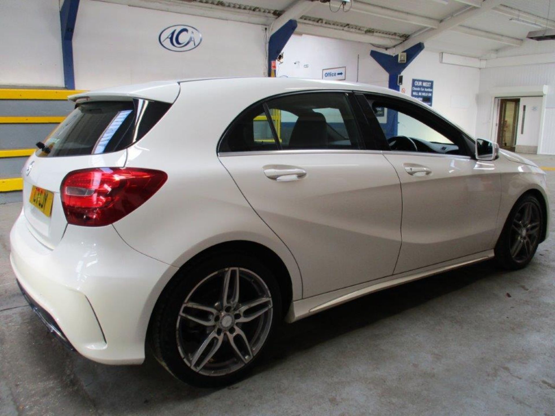 15 65 Mercedes A200D AMG Line - Image 7 of 18