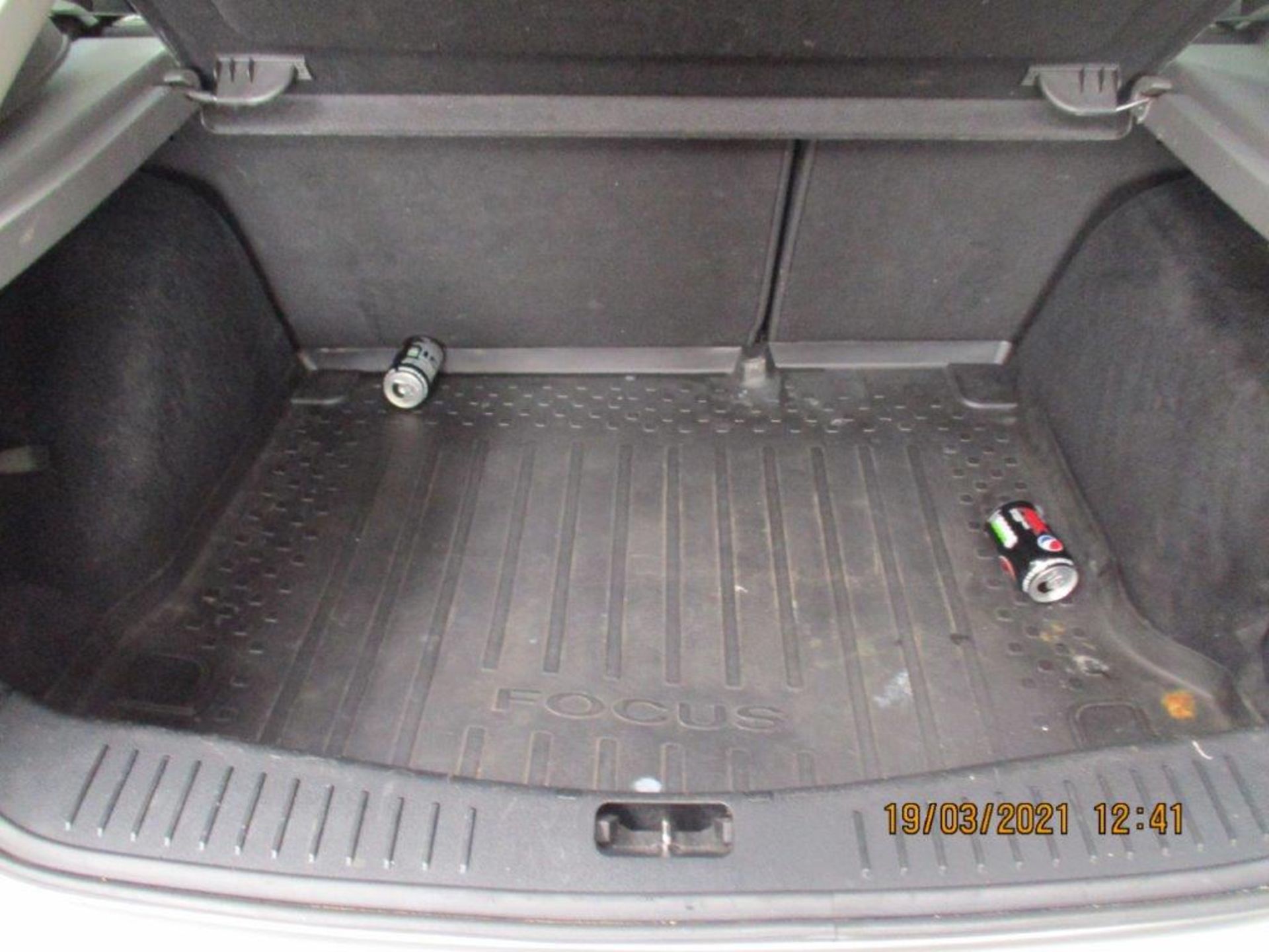 59 09 Ford Focus Zetec 100 - Image 17 of 17