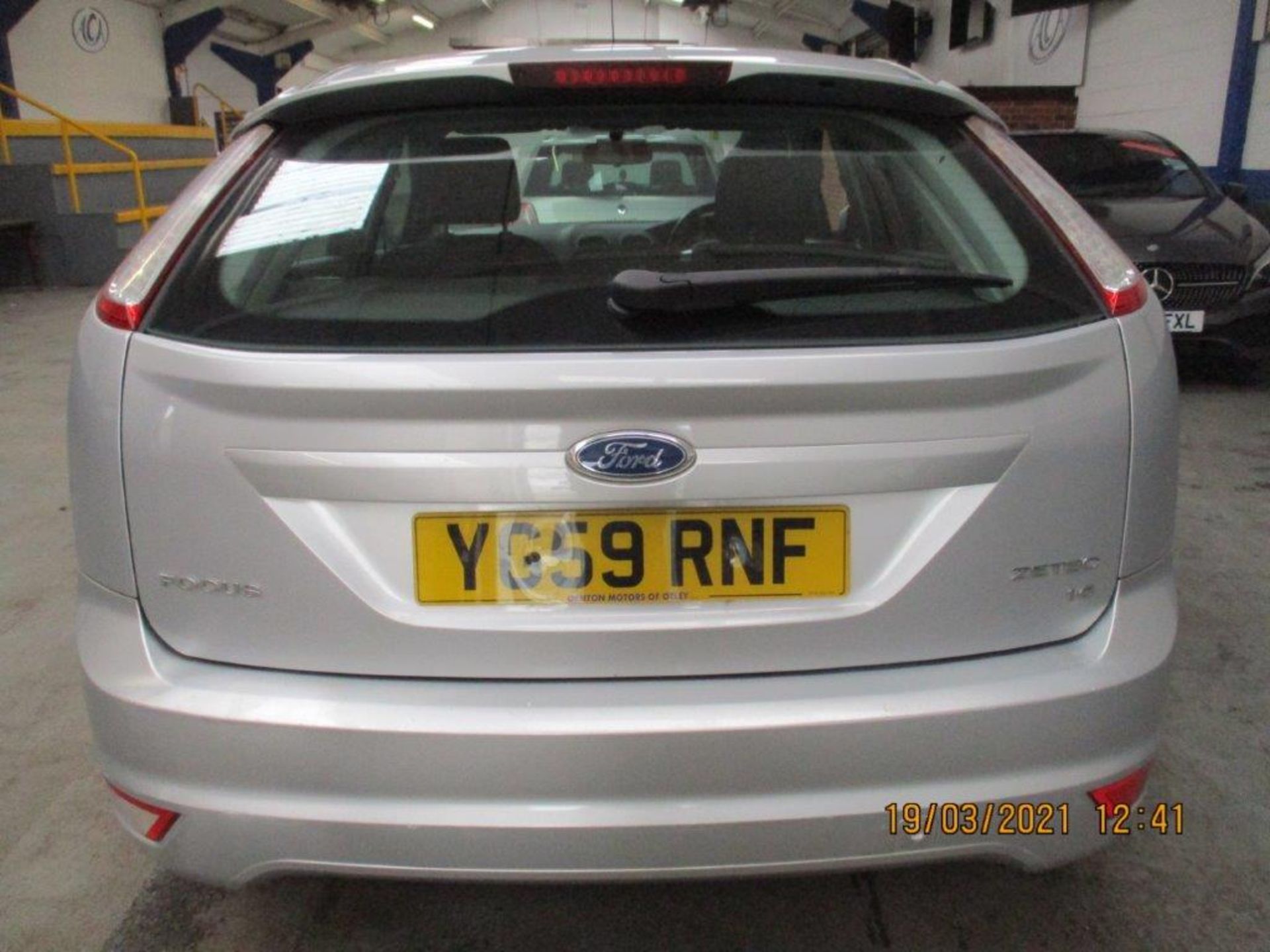 59 09 Ford Focus Zetec 100 - Image 2 of 17