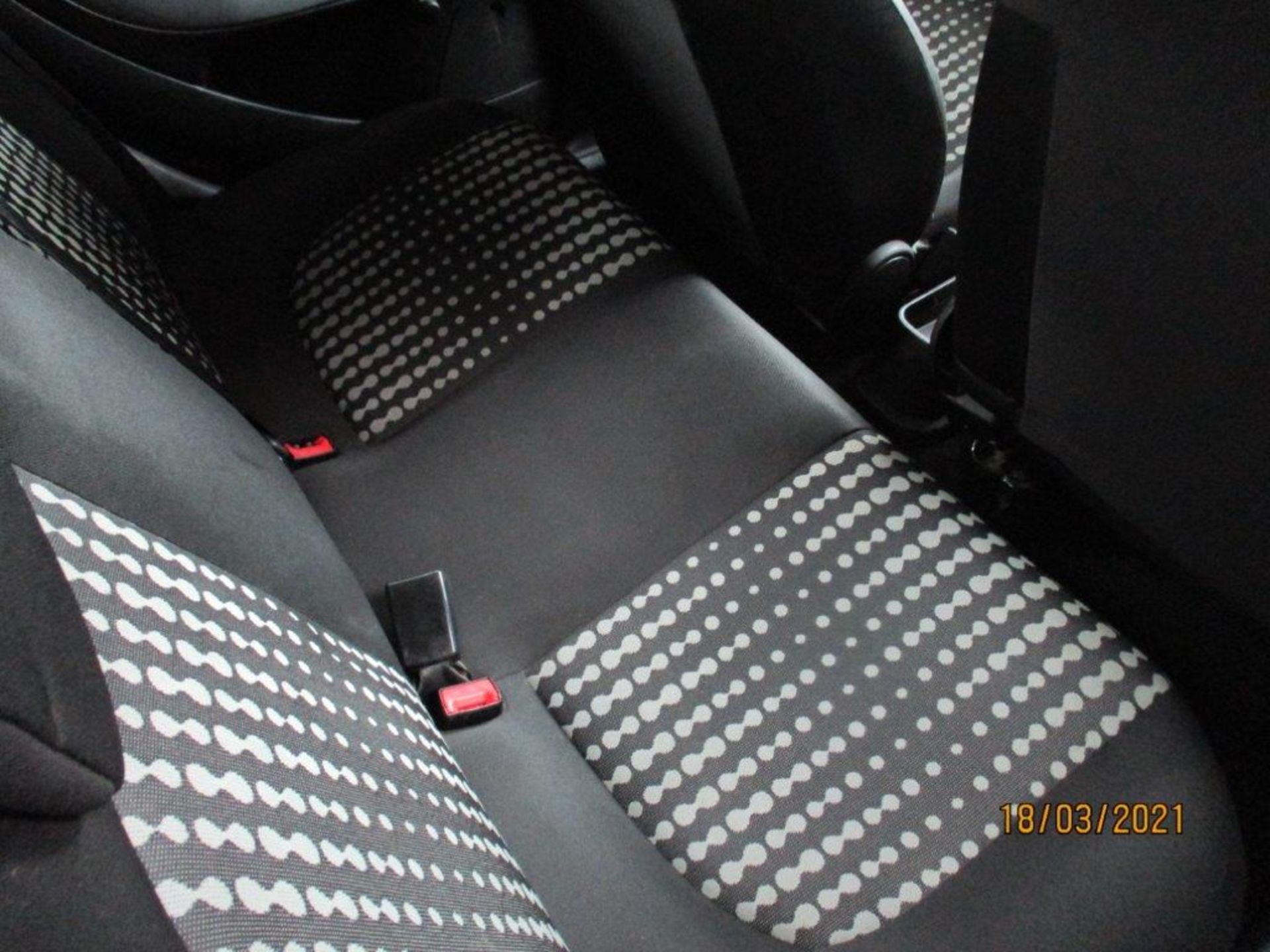 06 06 Fiat Punto Active - Image 16 of 19