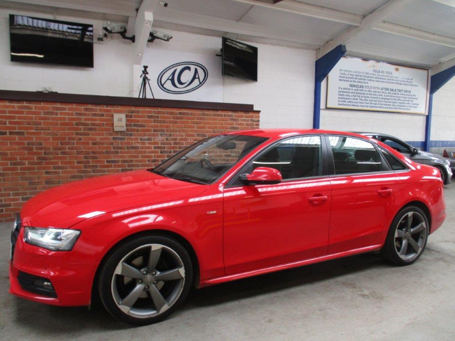 13 13 Audi A4 S Line Black Ed TDI