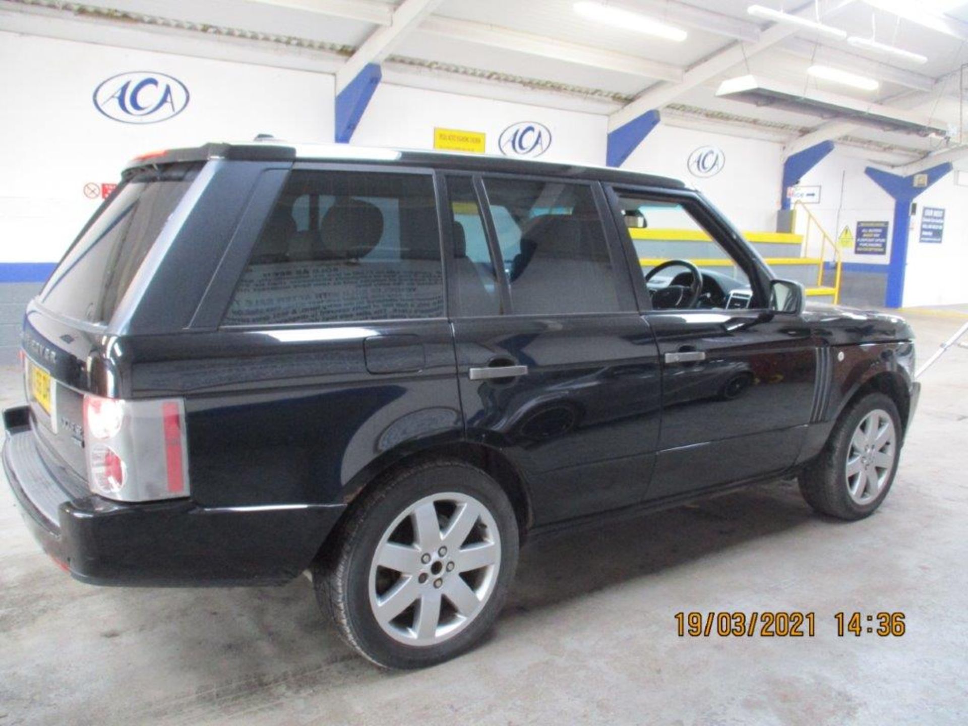 56 06 Range Rover Vogue TDV8 SE A - Image 3 of 28