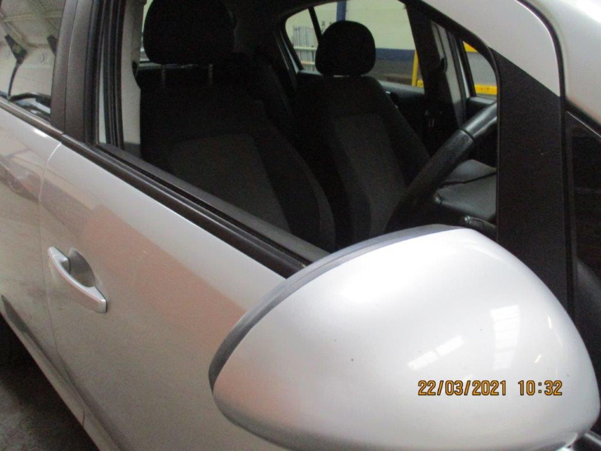 11 11 Vauxhall Corsa SXI - Image 19 of 21