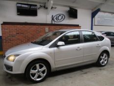 57 07 Ford Focus Zetec Climate