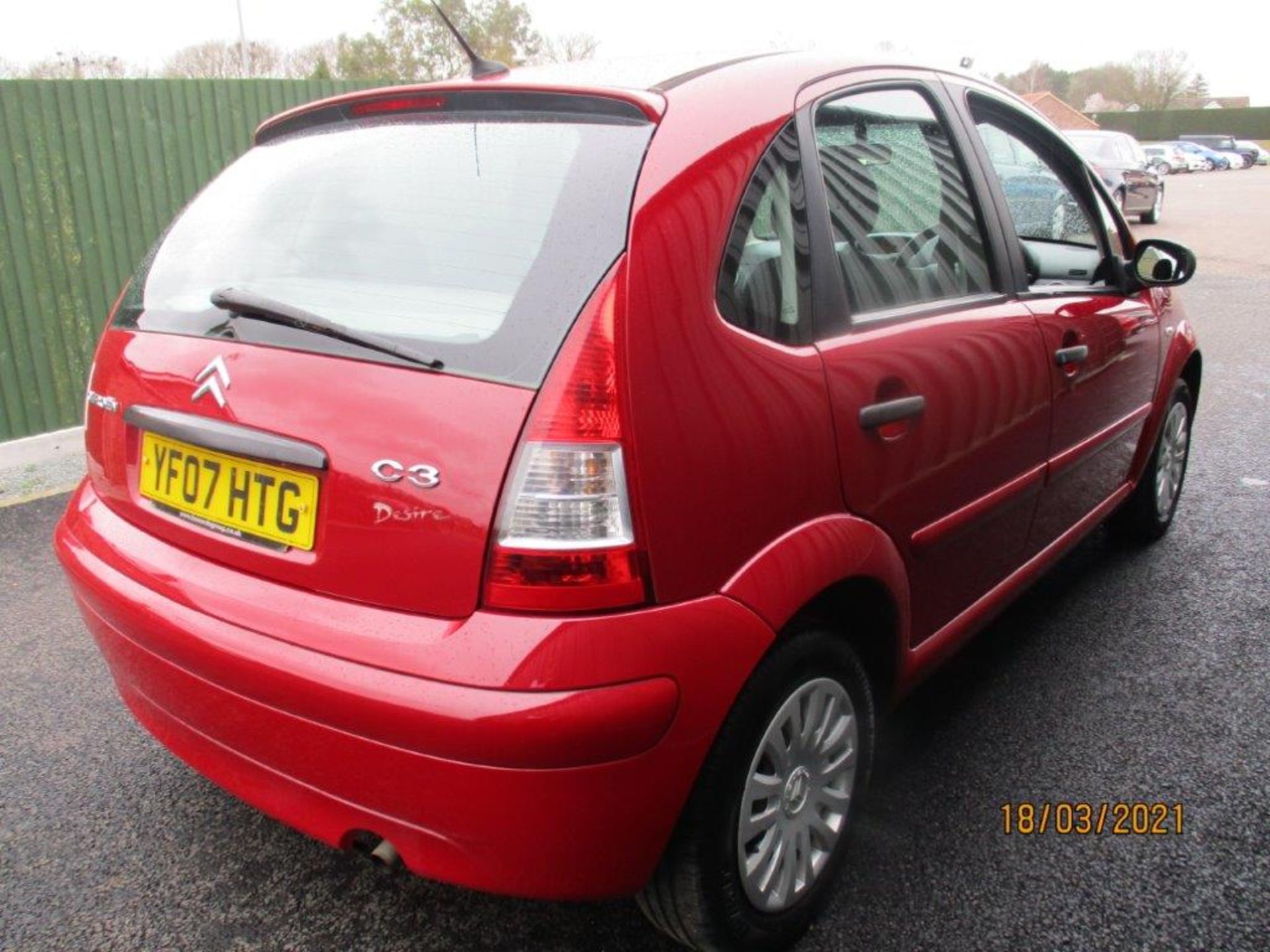 07 07 Citroen C3 Desire - Image 10 of 24