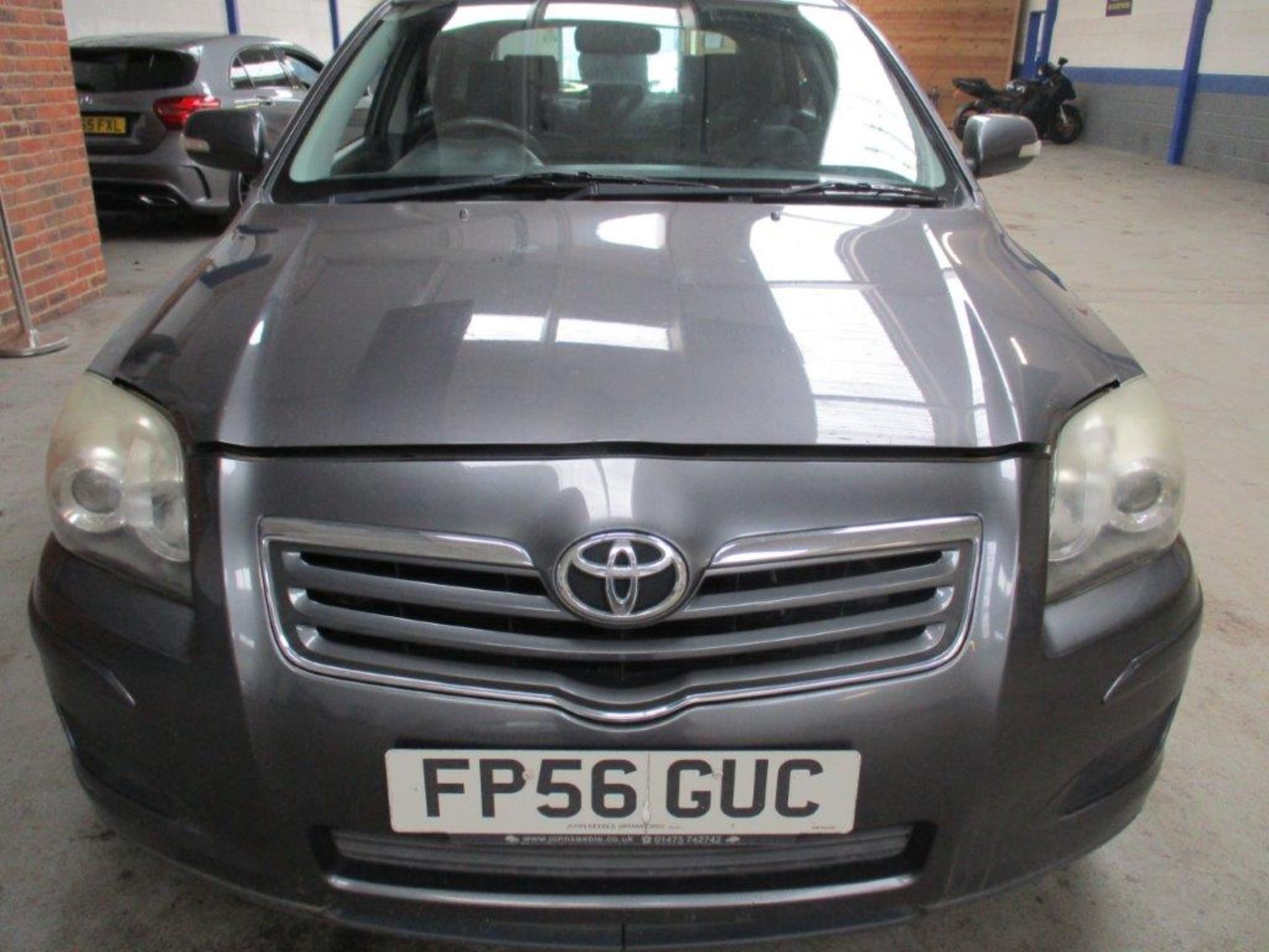 56 06 Toyota Avensis T3 S D4 D - Image 2 of 25