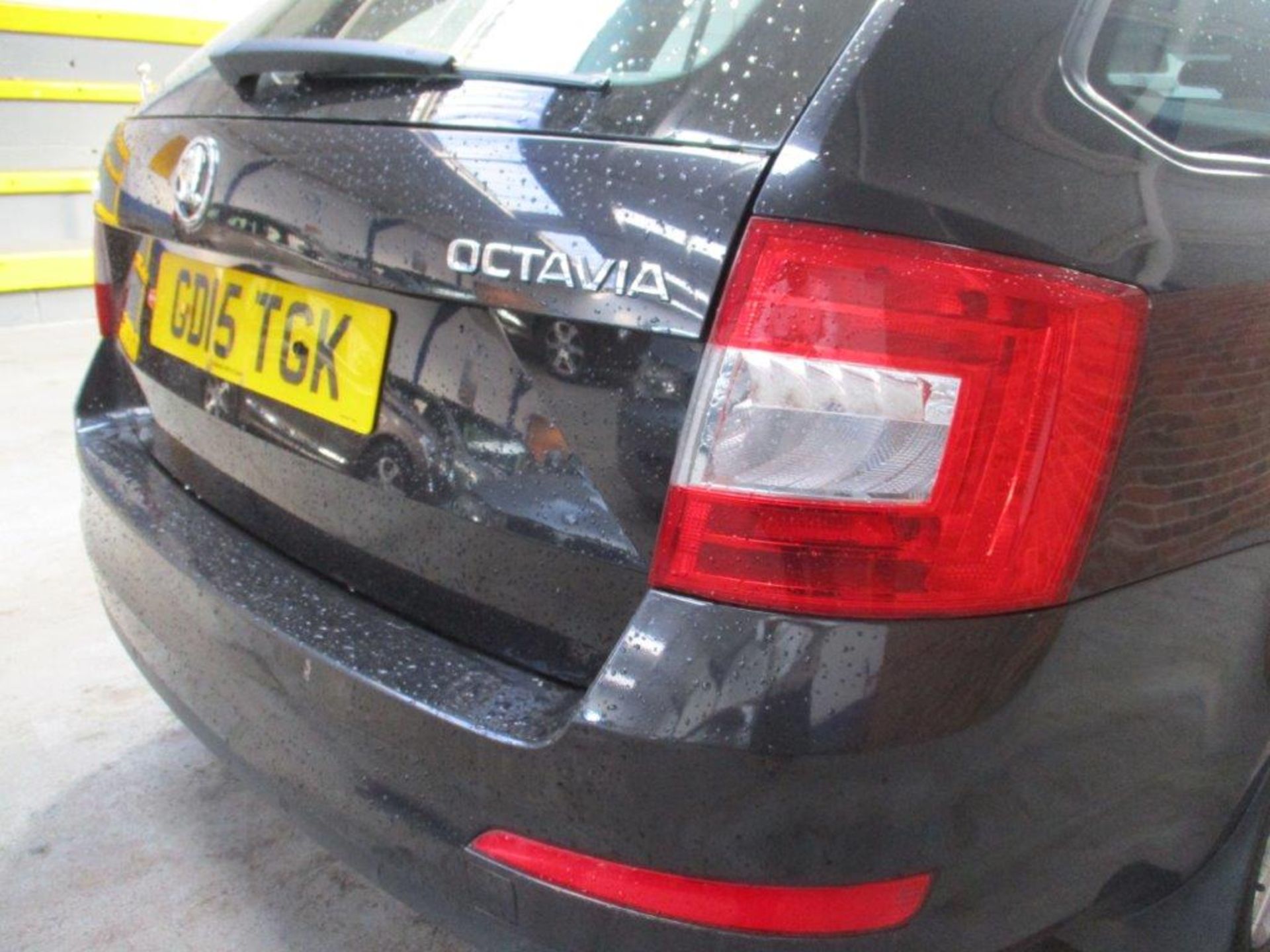 15 15 Skoda Octavia Elegance TDI CR - Image 12 of 21