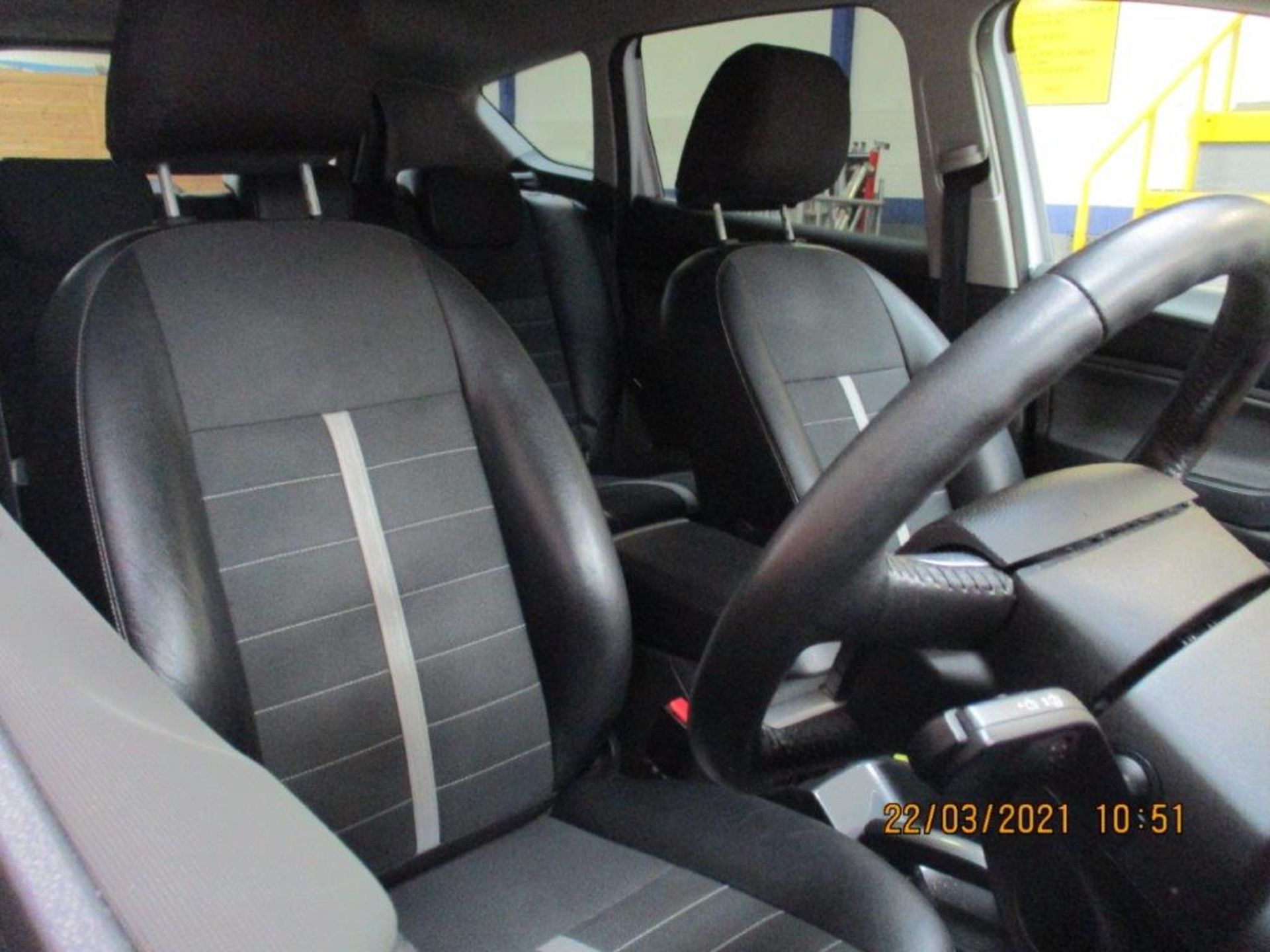 61 11 Ford Kuga Titanium TDCI A - Image 8 of 19