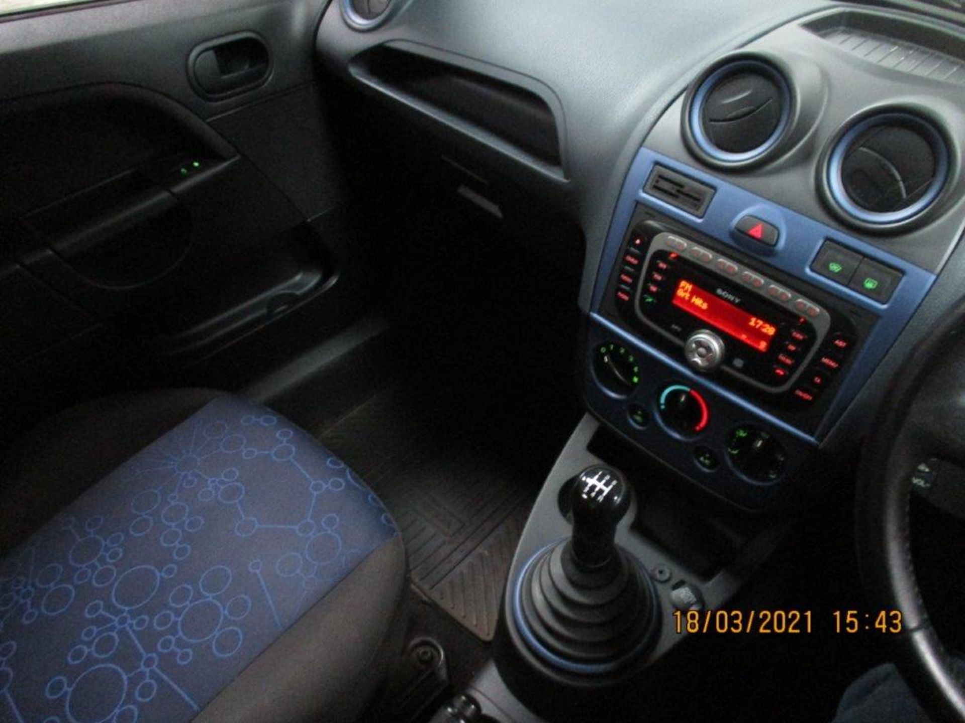 58 09 Ford Fiesta Zetec Blue - Image 6 of 22