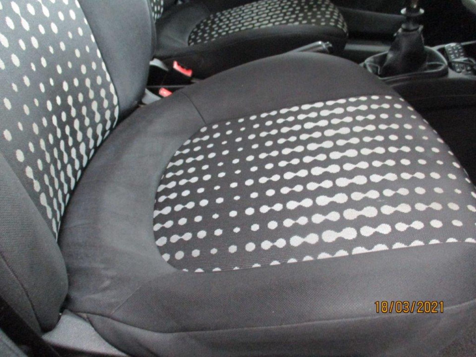 06 06 Fiat Punto Active - Image 12 of 19