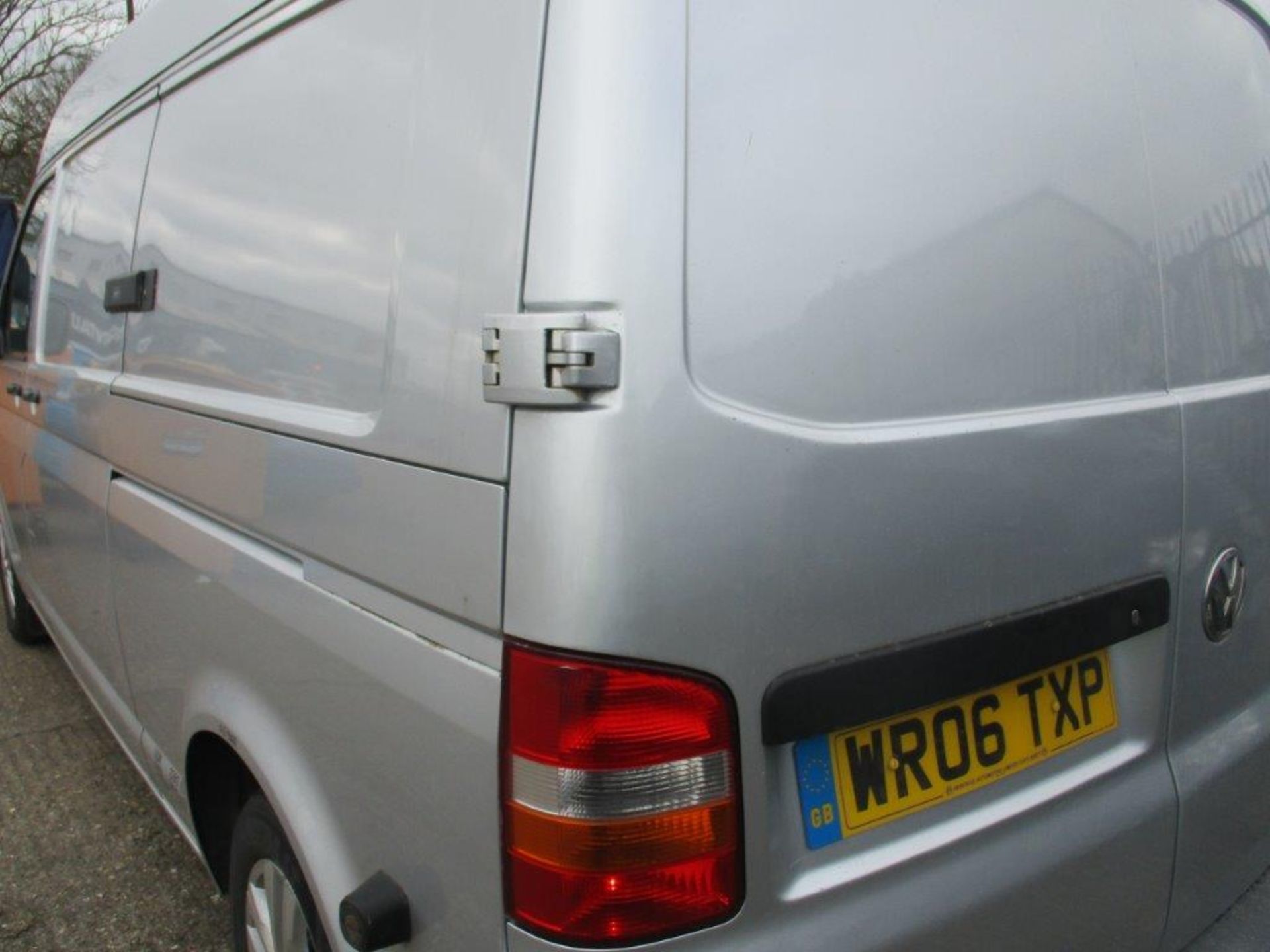 06 06 VW Tporter T30 130 TDI LWB - Image 16 of 22