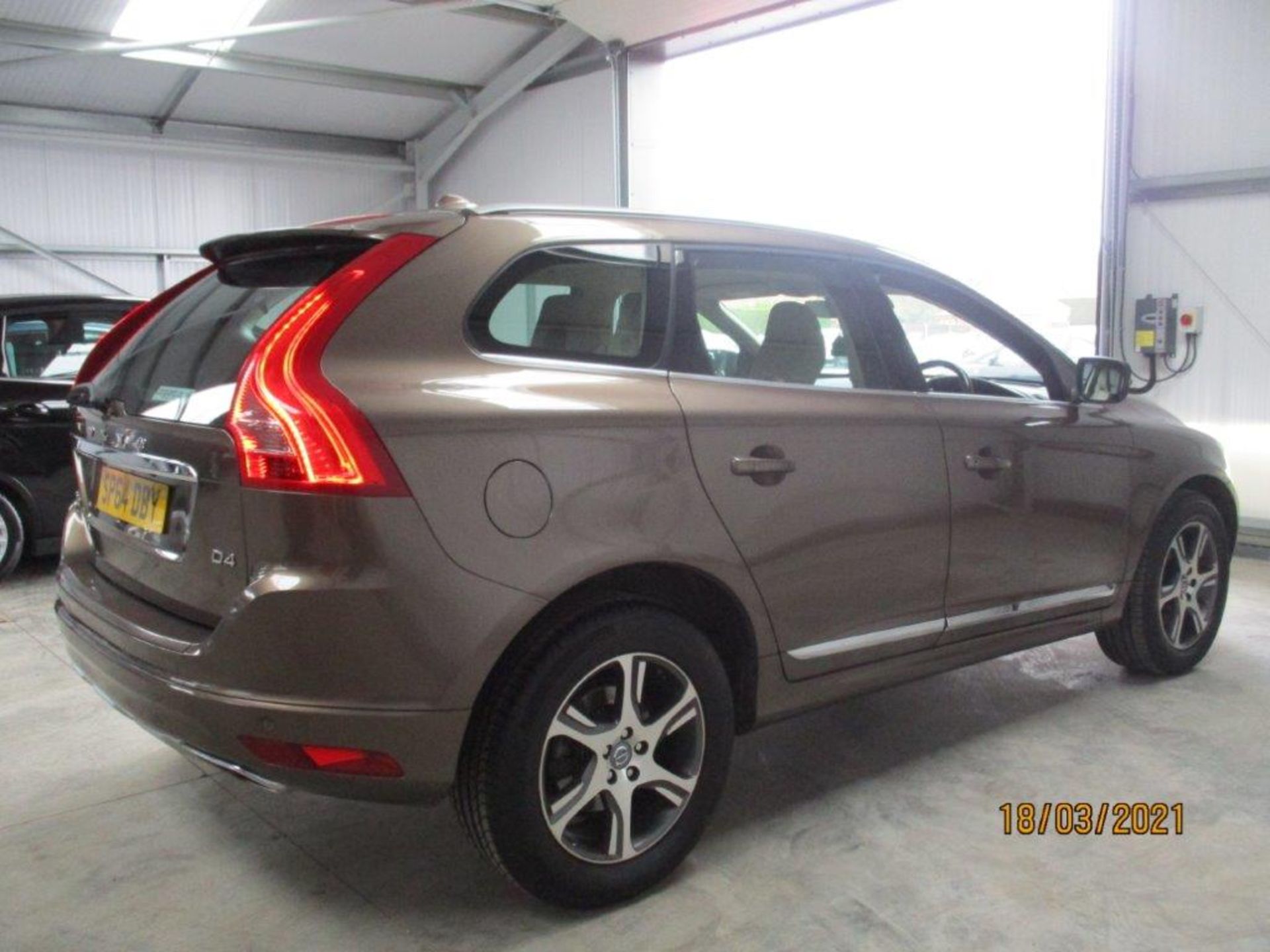 64 14 Volvo XC60 SE Lux Nav D4 - Image 4 of 32