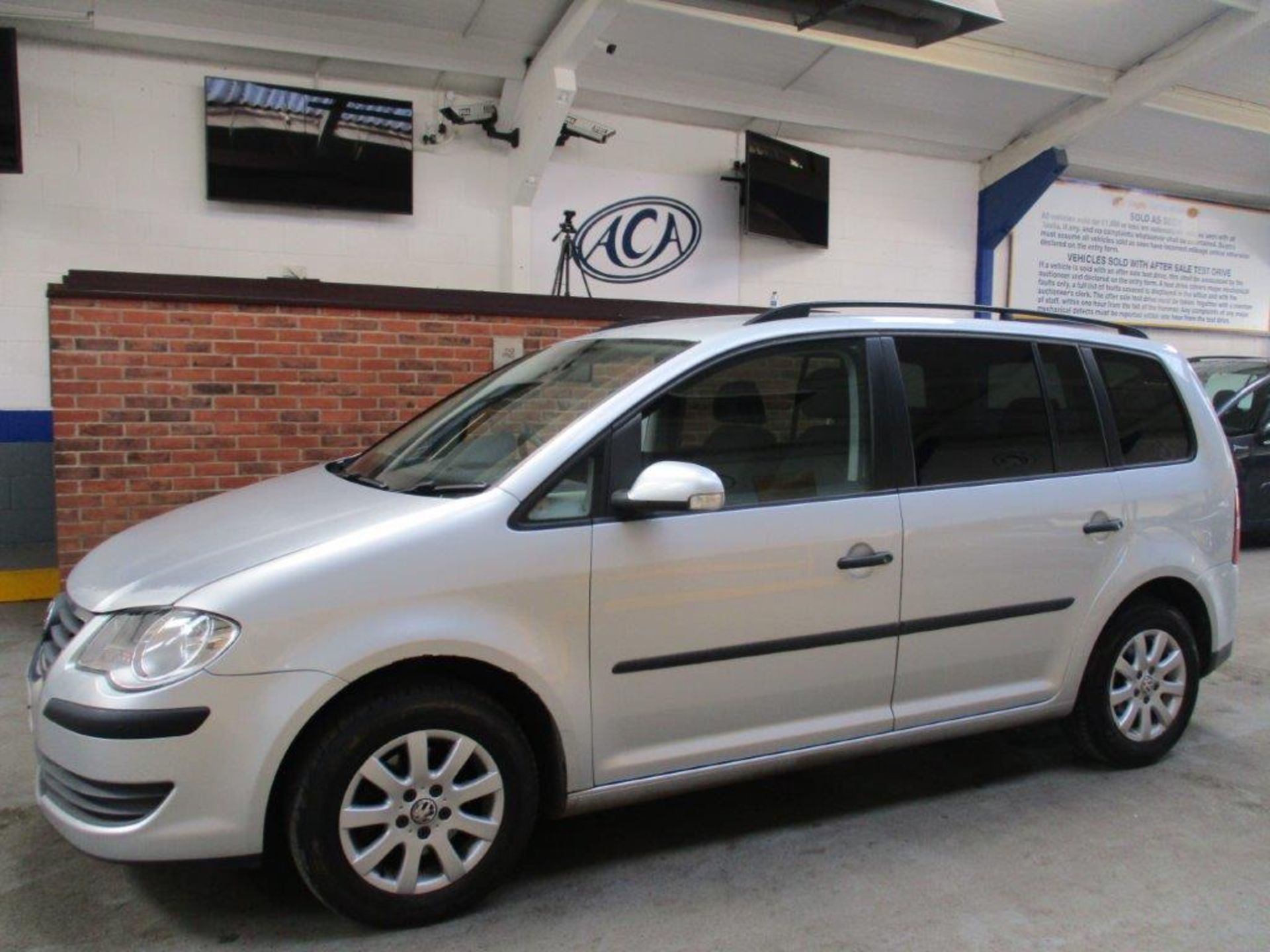 08 08 VW Touran S TDI