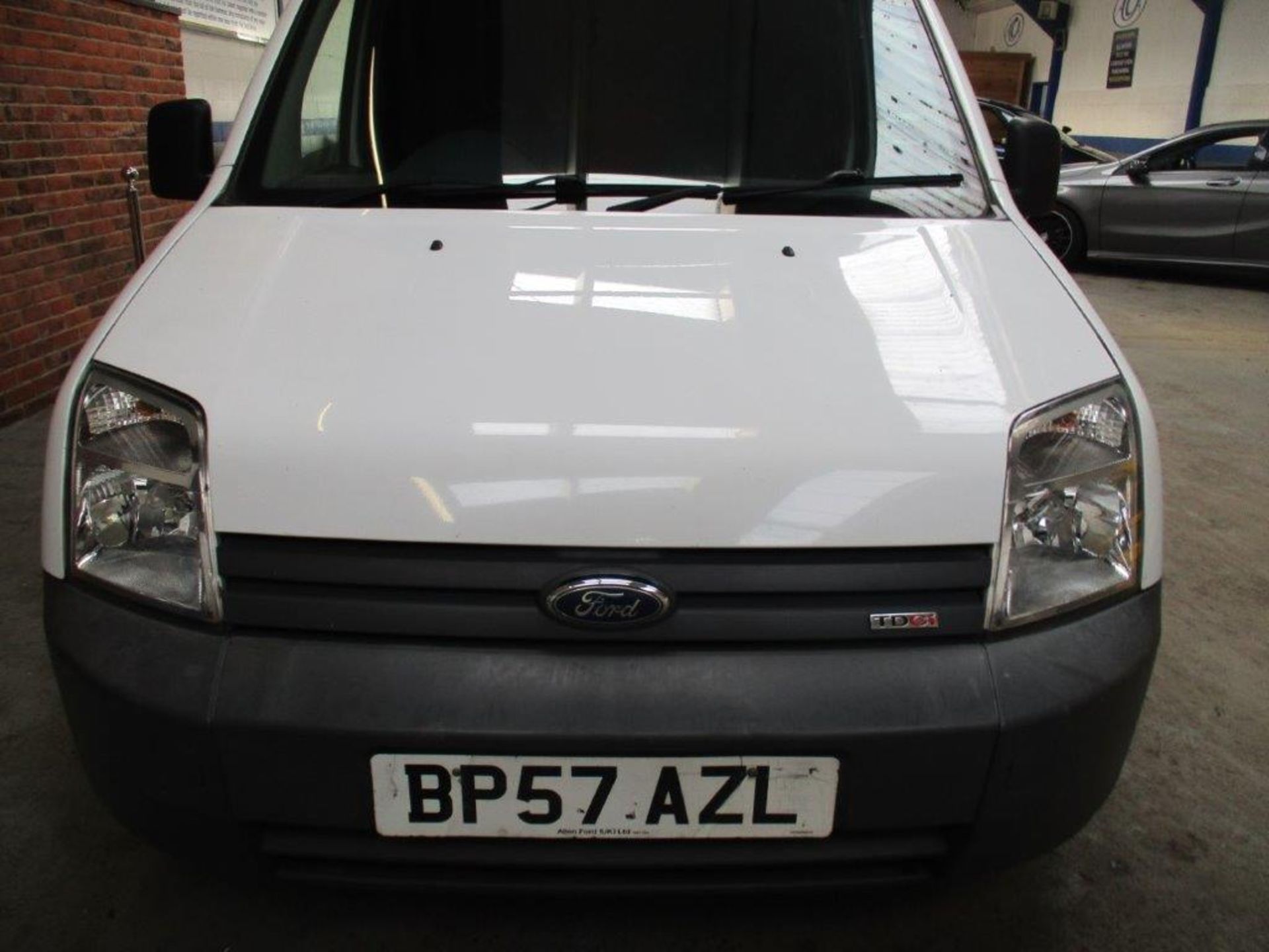 57 07 Ford Transit Connect T200 L75 - Image 3 of 25