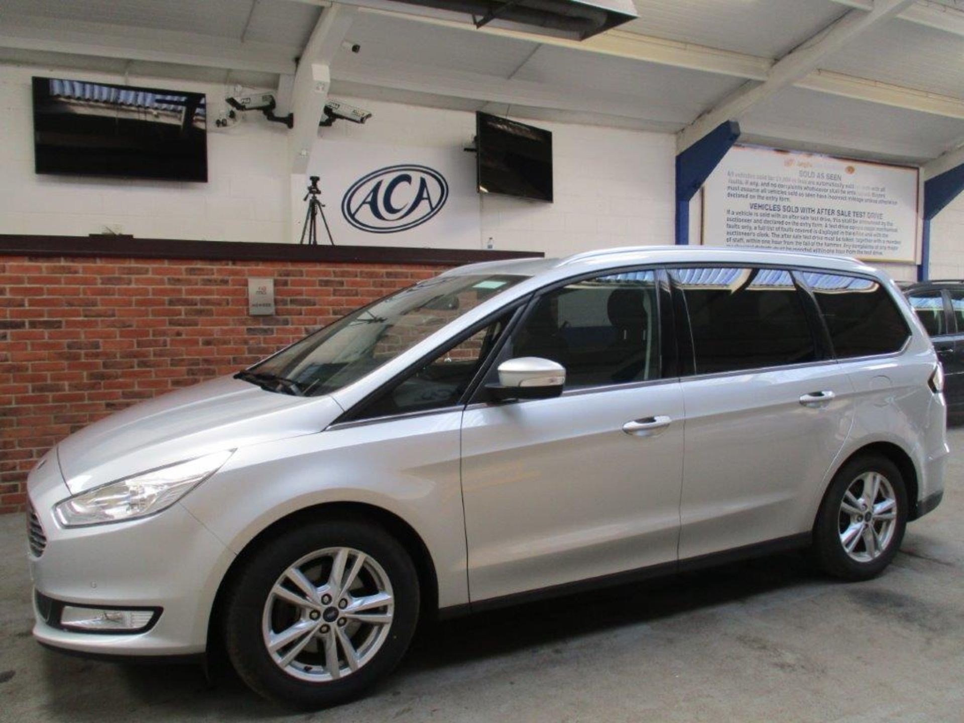 16 16 Ford Galaxy Titanium TDCI