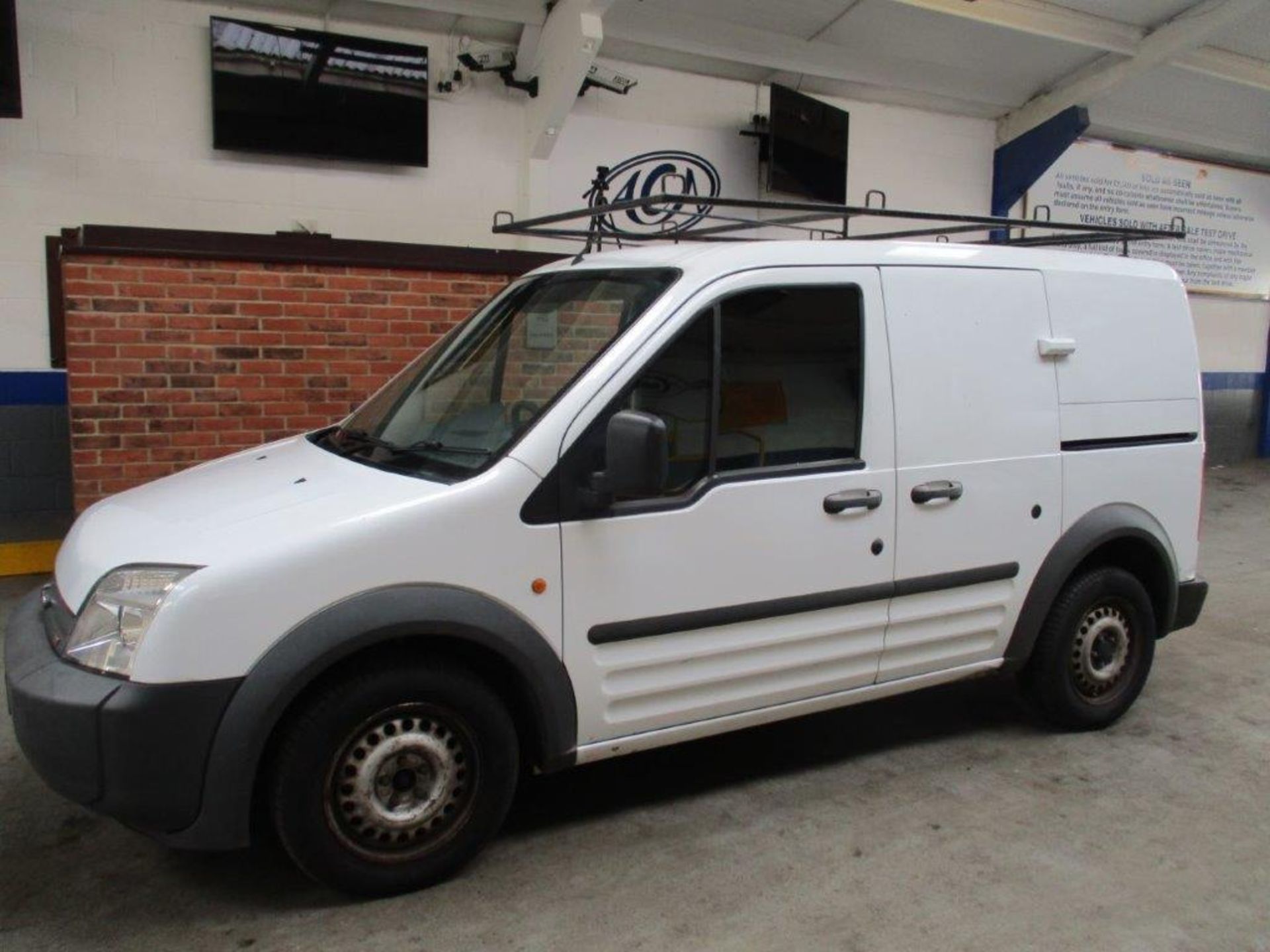 57 07 Ford Transit Connect T200 L75