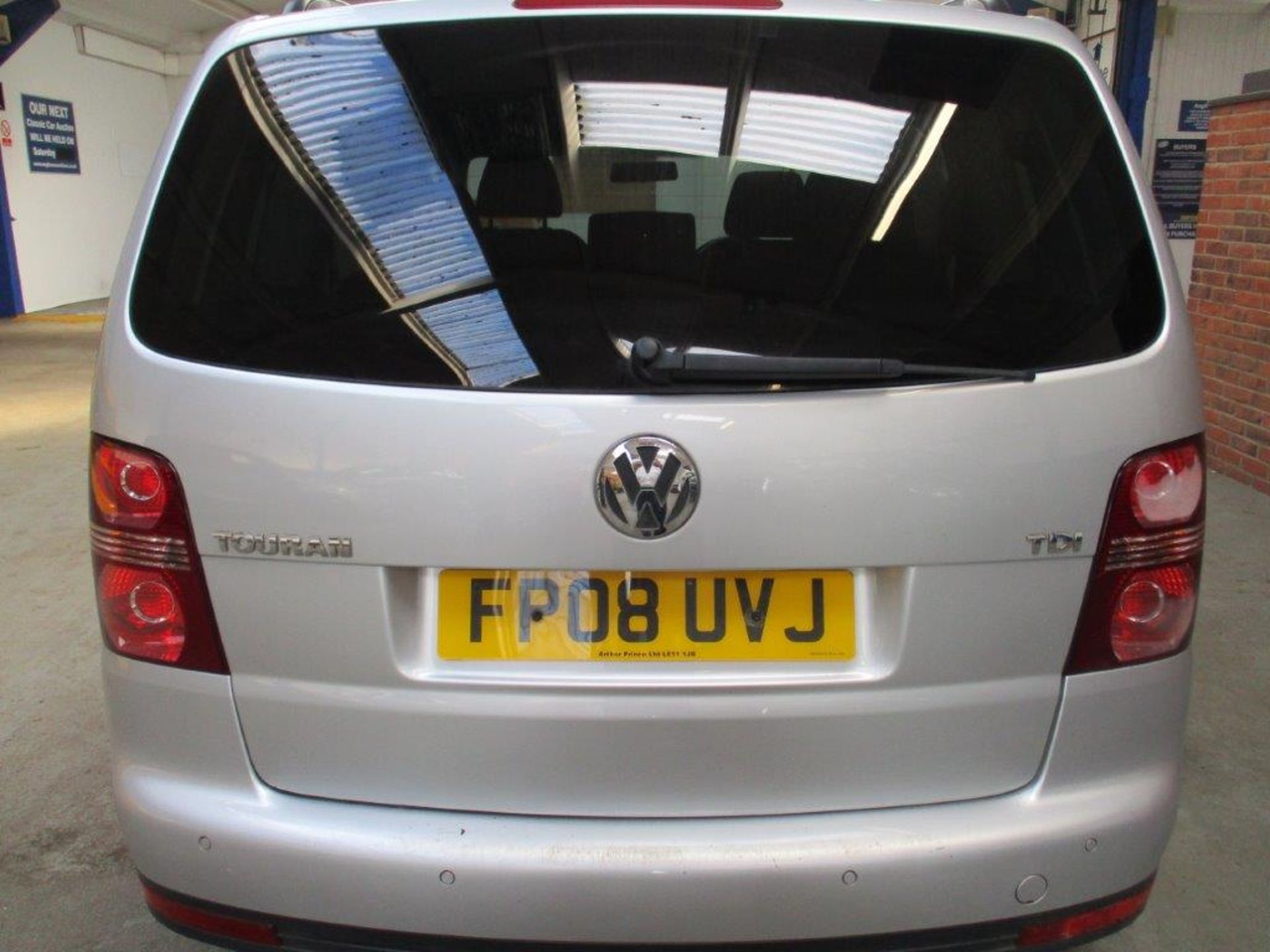 08 08 VW Touran S TDI - Image 2 of 23