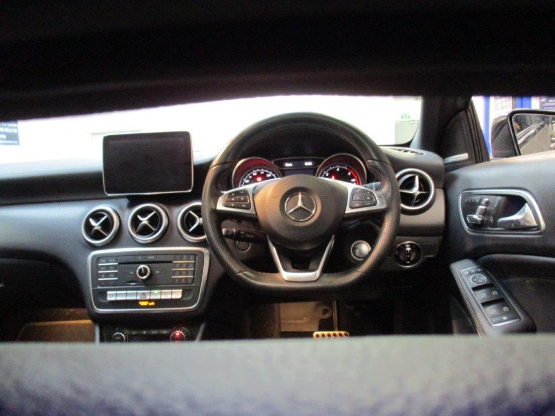 65 15 Mercedes A220 D AMG Line Prem - Image 22 of 26