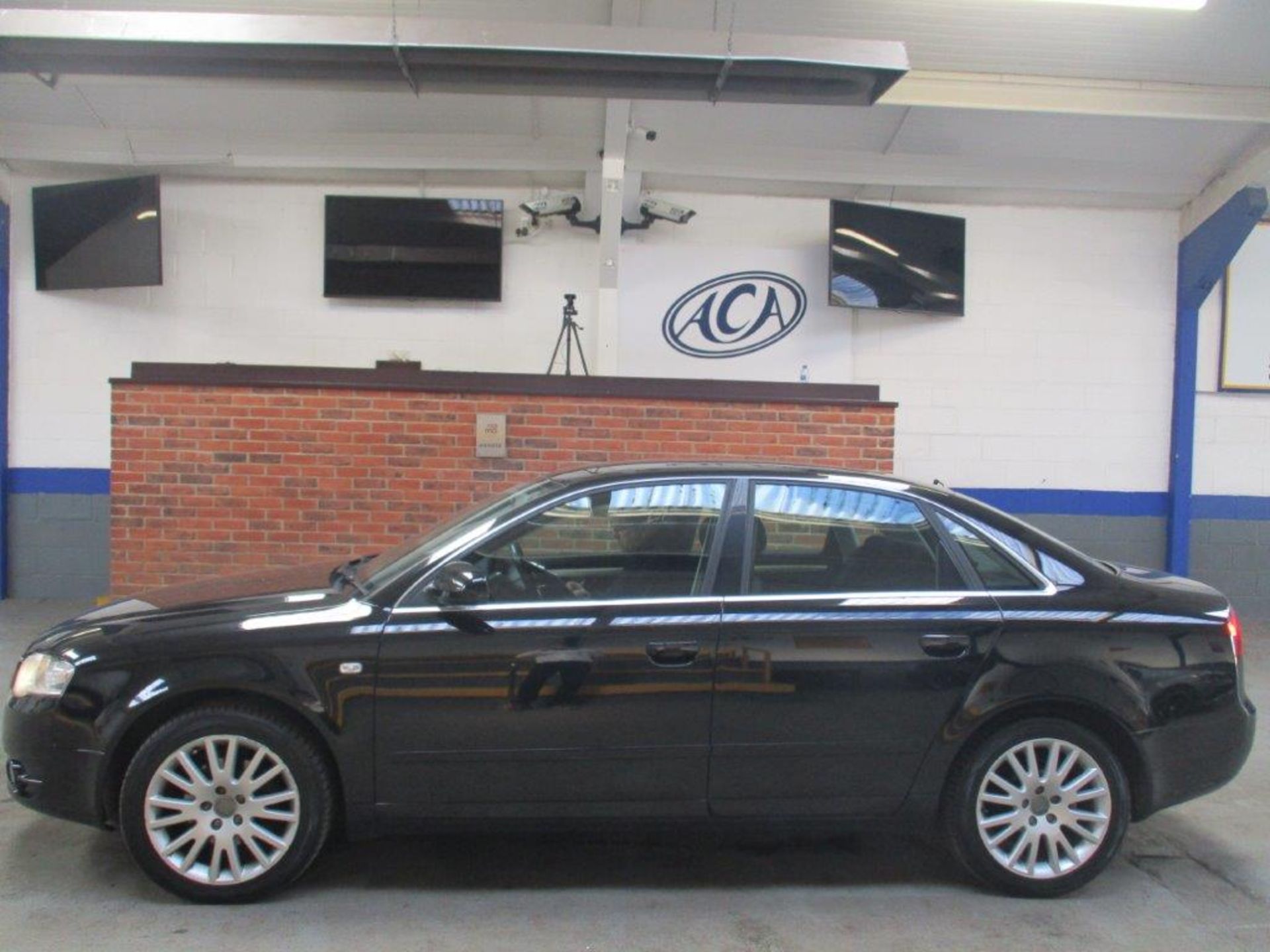 57 07 Audi A4 SE TDI 140 Auto - Image 2 of 23