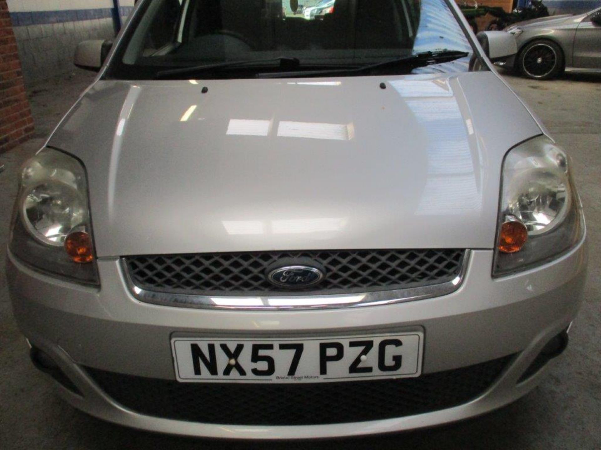57 07 Ford Fiesta Zetec Climate TDCI - Image 5 of 16