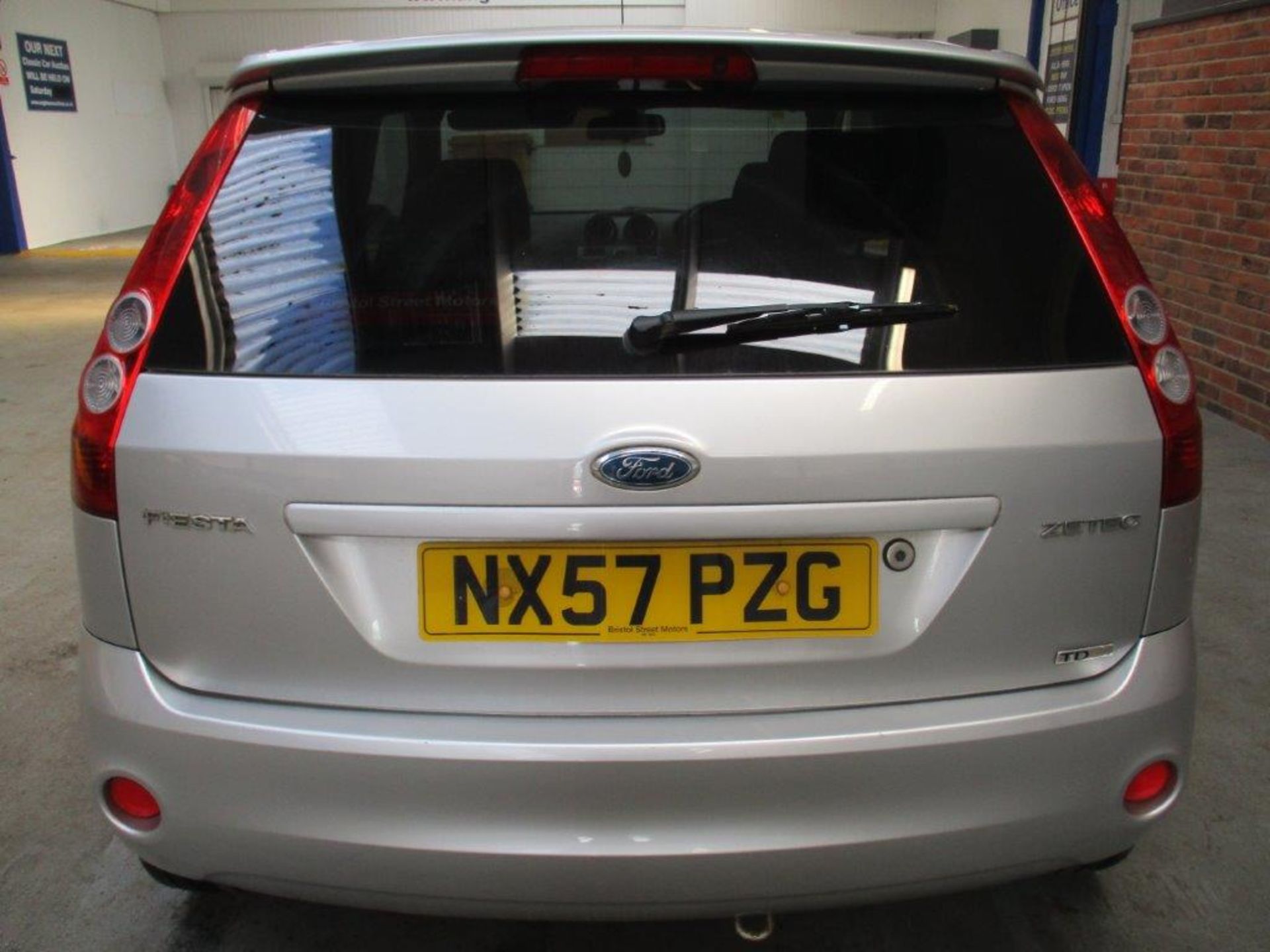 57 07 Ford Fiesta Zetec Climate TDCI - Image 4 of 16