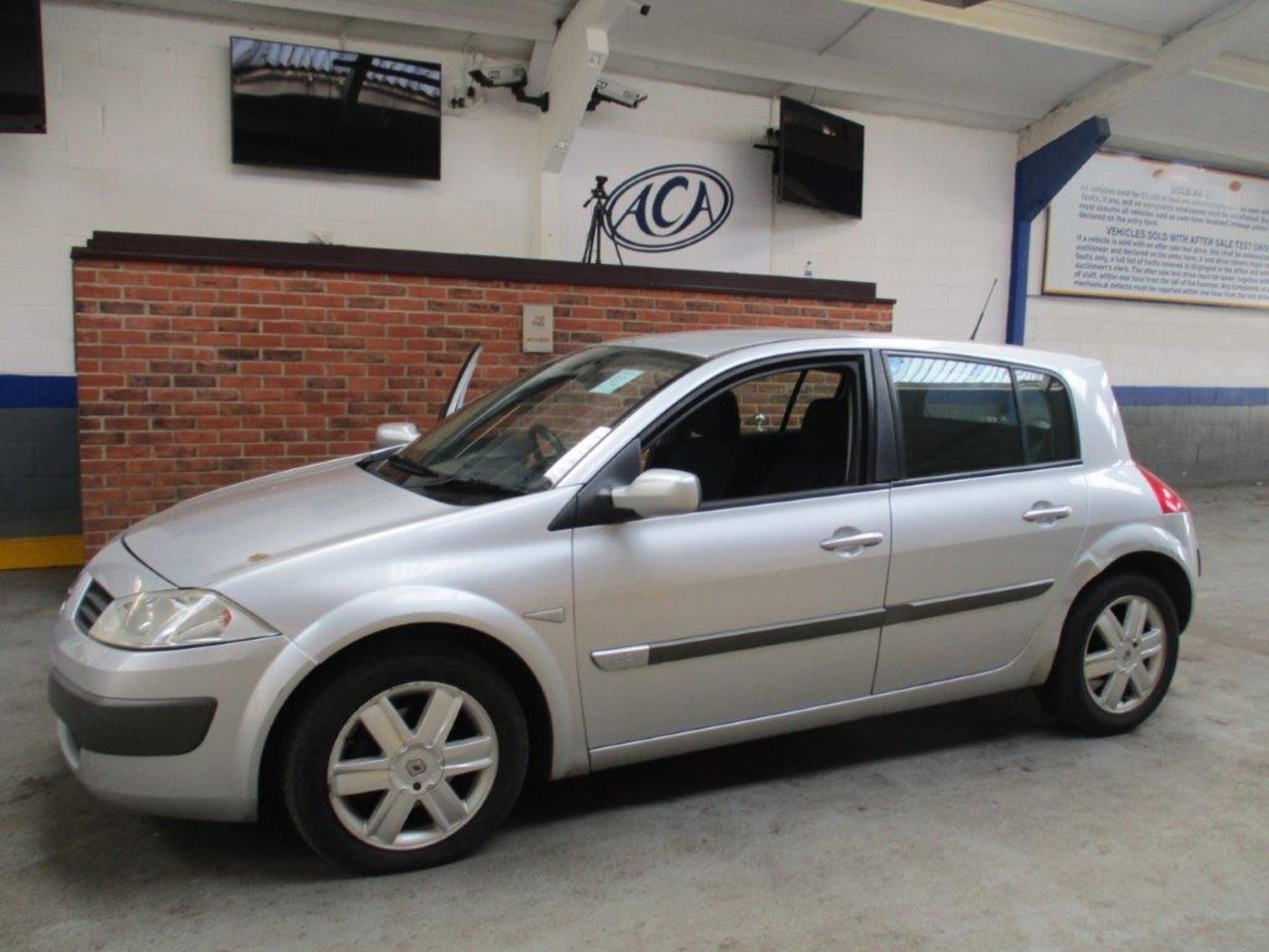 05 05 Renault Megane Dyn DCI 100