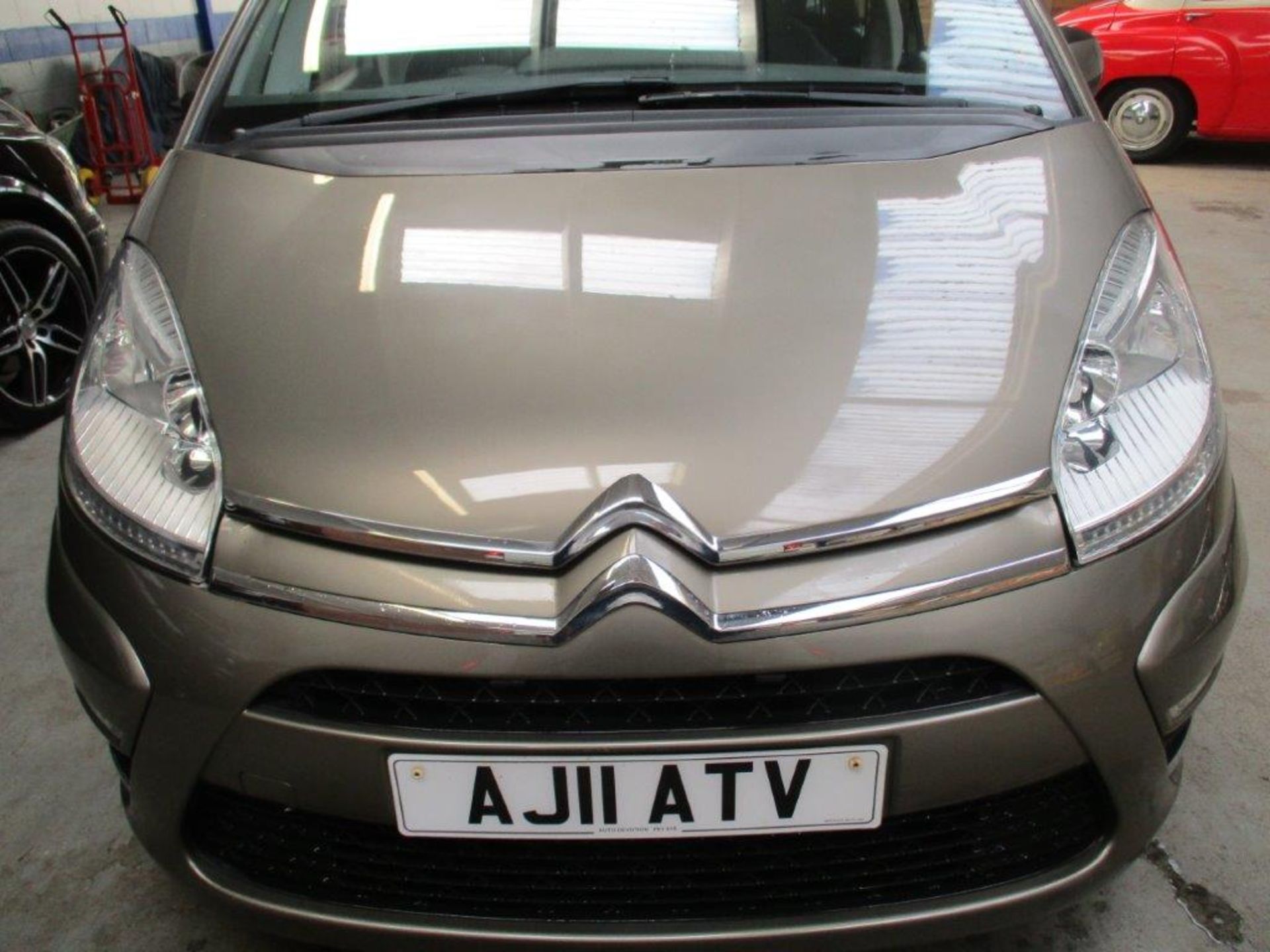 11 11 Citroen C4 Picasso VTR+ HDI - Image 5 of 22