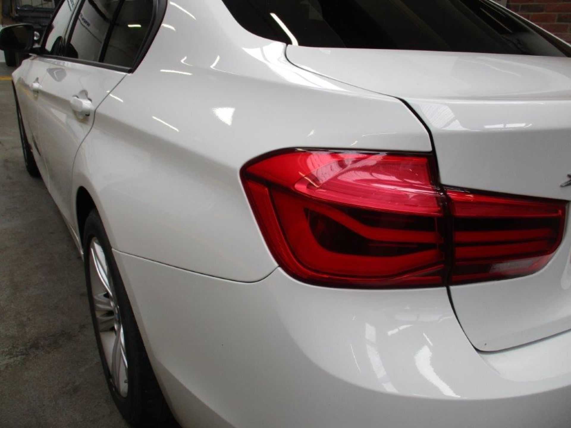 65 15 BMW 320I XDrive Sport - Image 17 of 26