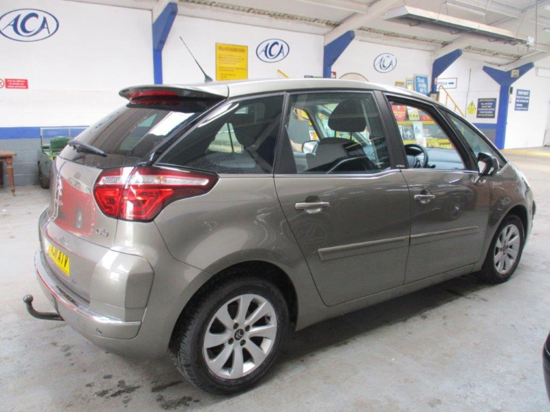 11 11 Citroen C4 Picasso VTR+ HDI - Image 3 of 22