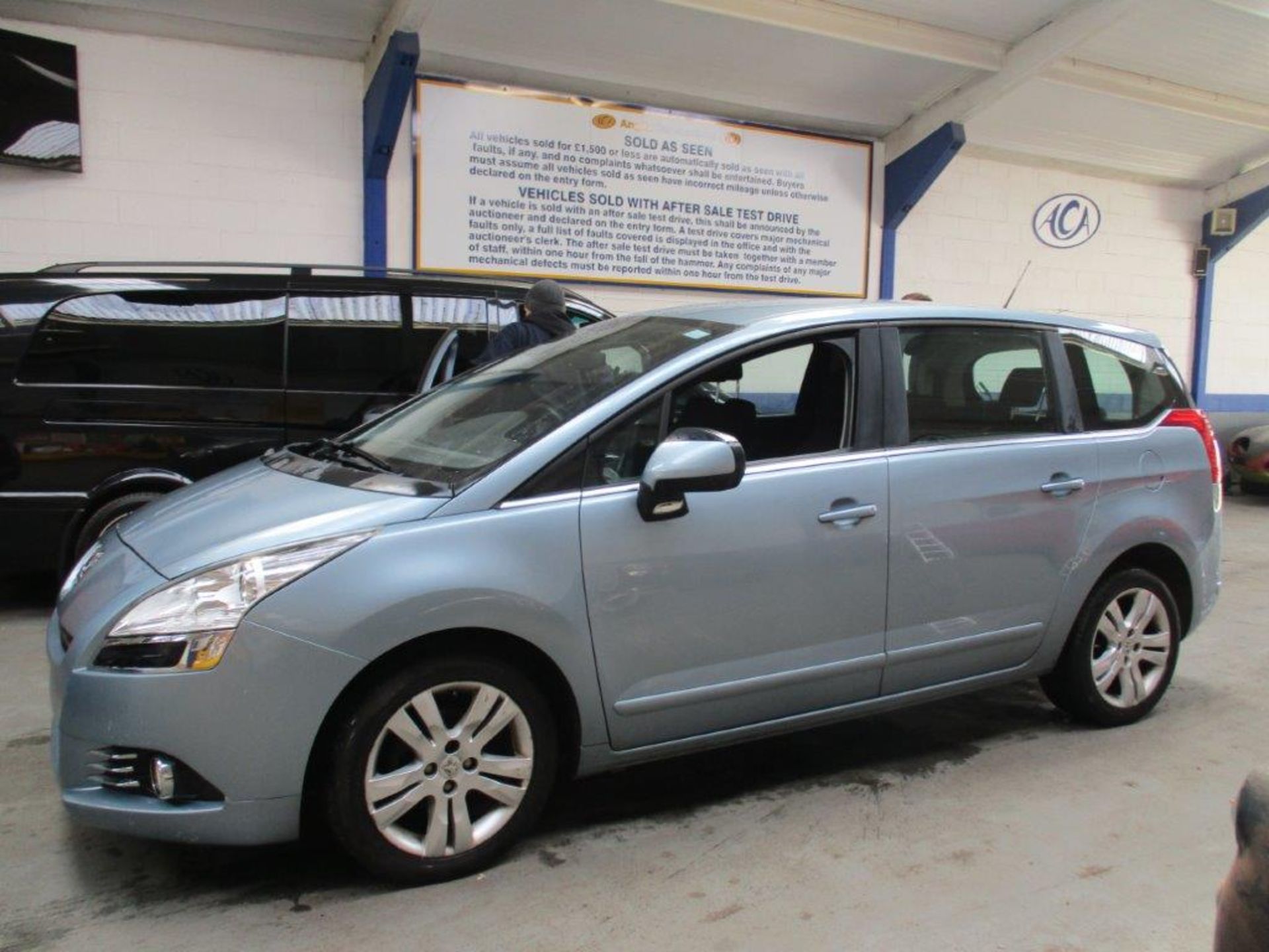 12 12 Peugeot 5008 Active E-Hdi S-A